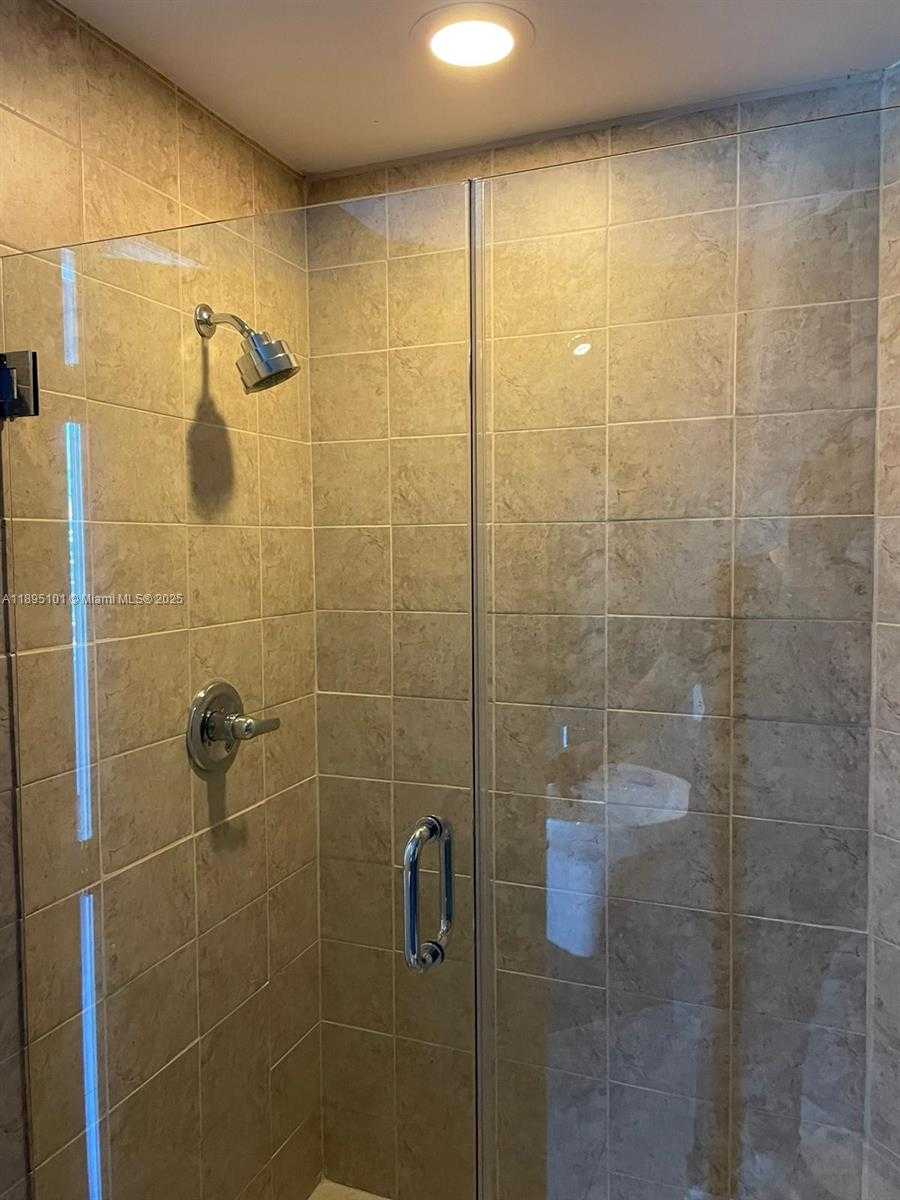 Small Image of 60 SOUTH WEST 13TH ST #3426, Miami Number 17