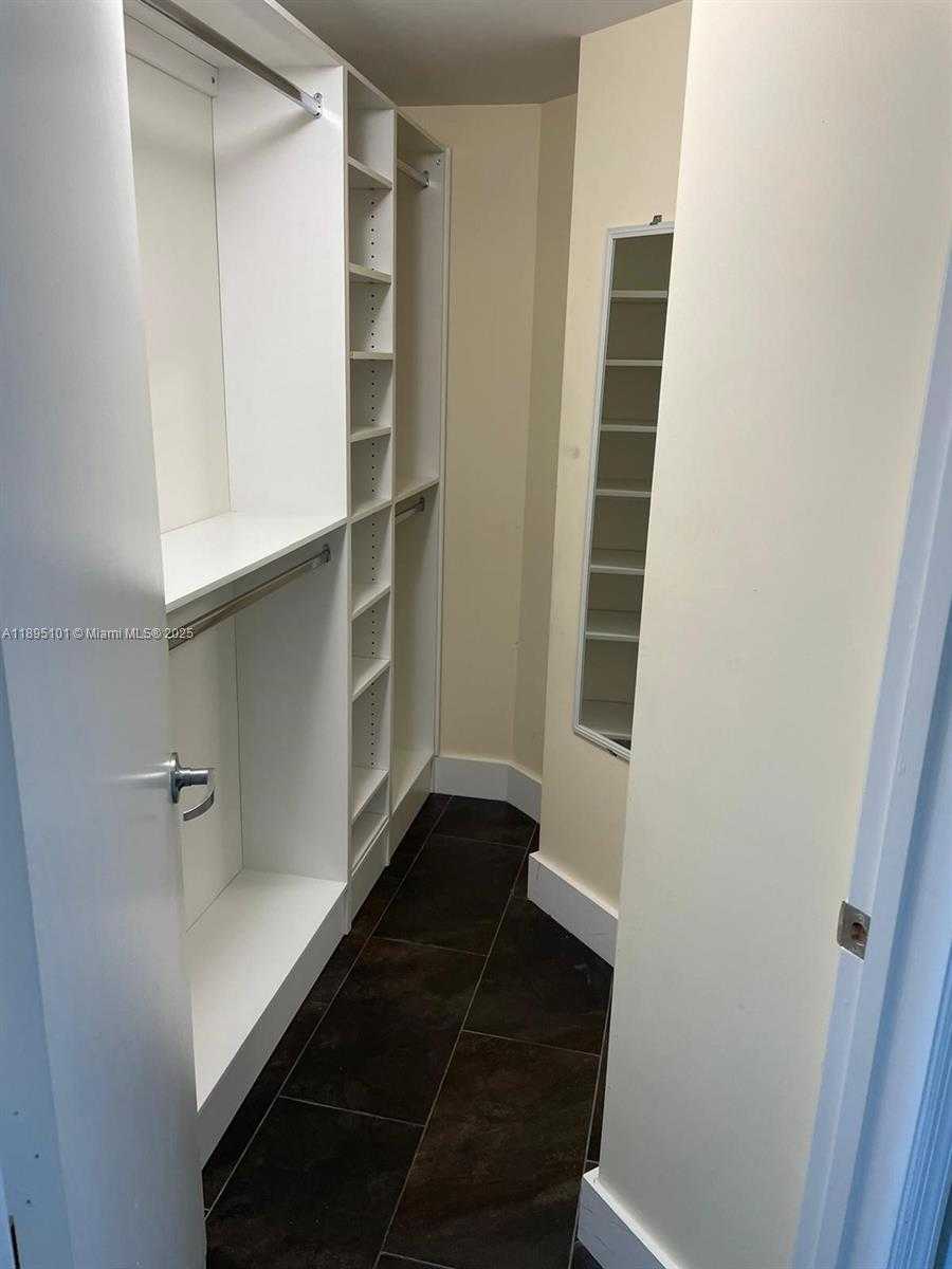 Small Image of 60 SOUTH WEST 13TH ST #3426, Miami Number 26