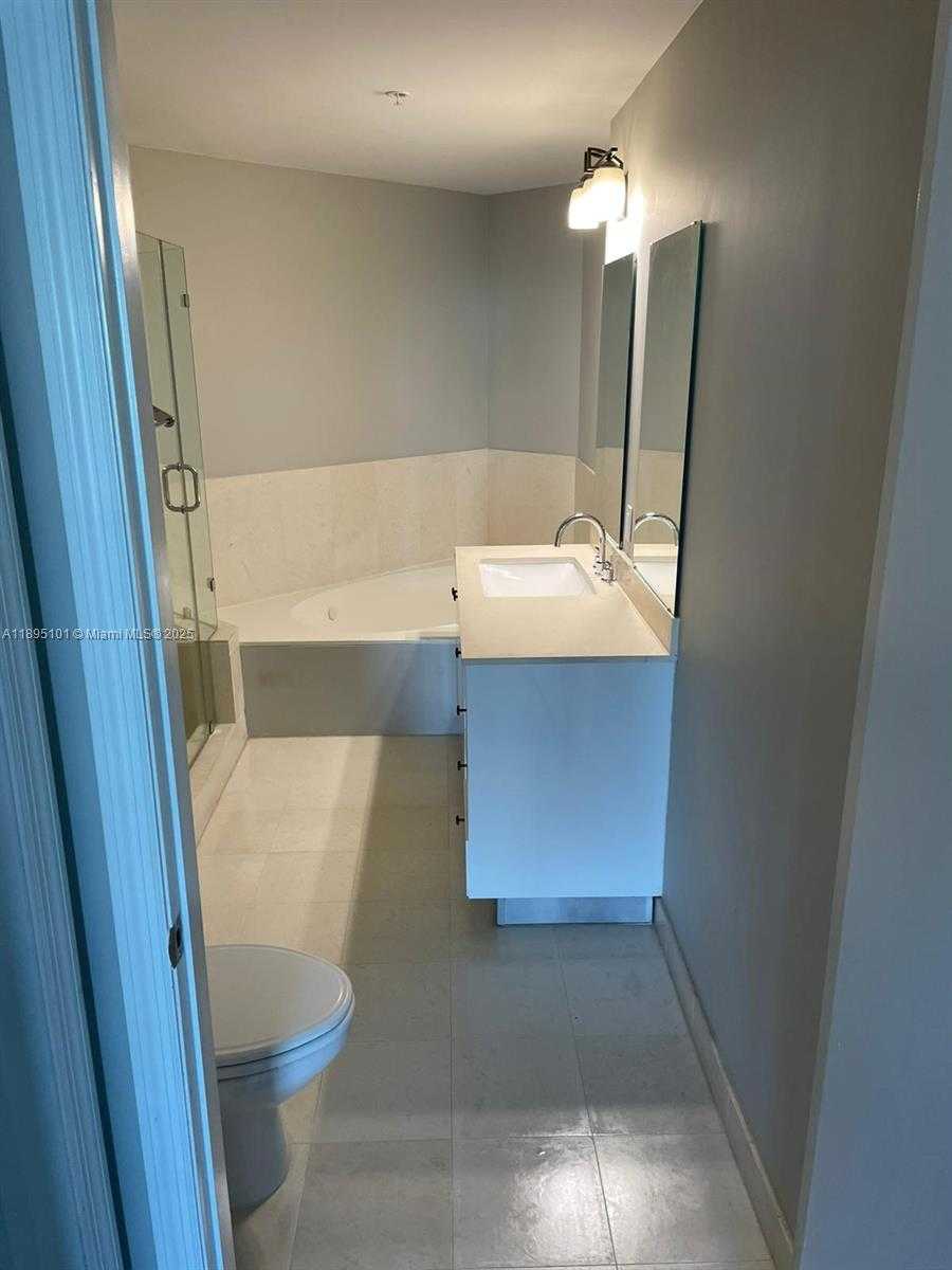 Small Image of 60 SOUTH WEST 13TH ST #3426, Miami Number 30