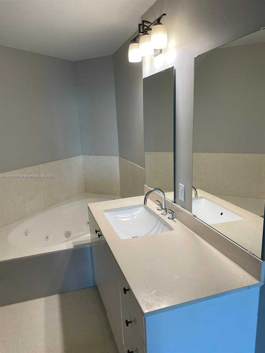 Small Image of 60 SOUTH WEST 13TH ST #3426, Miami Number 32