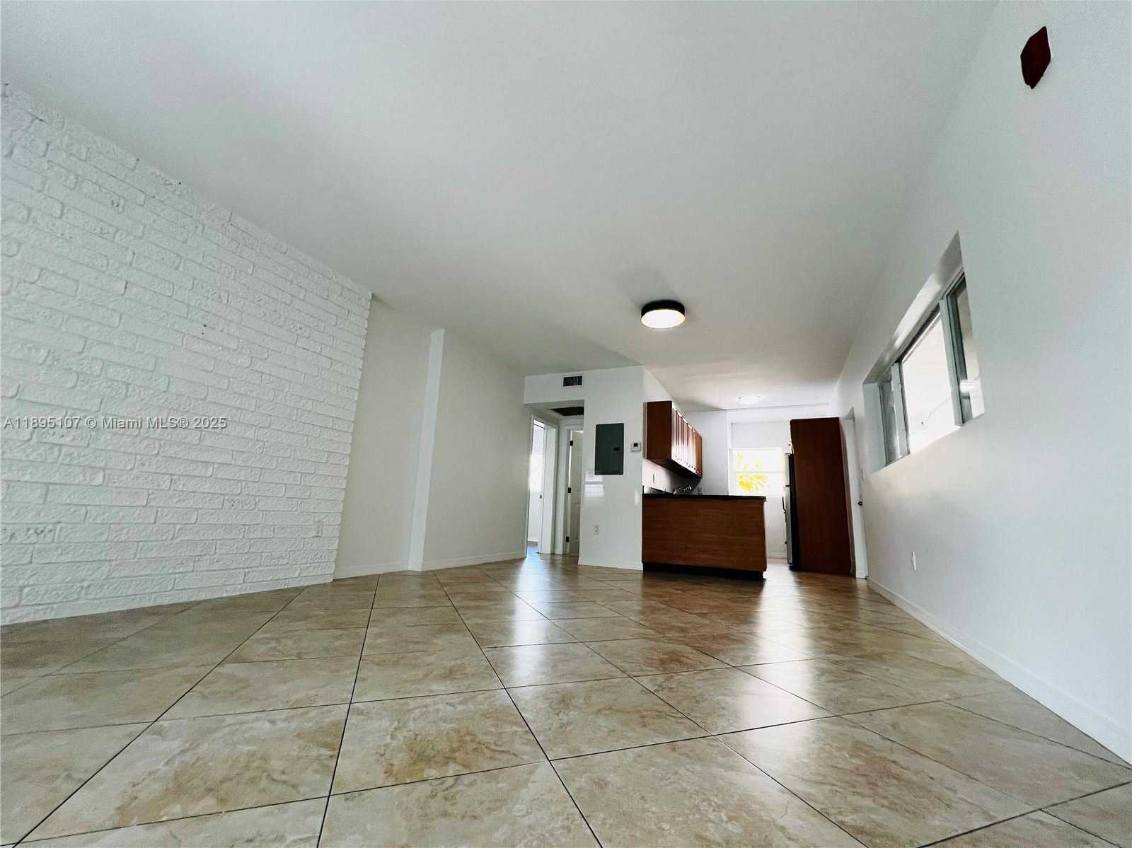 Small Image of 946 BAY DR #5, Miami Beach Number 10