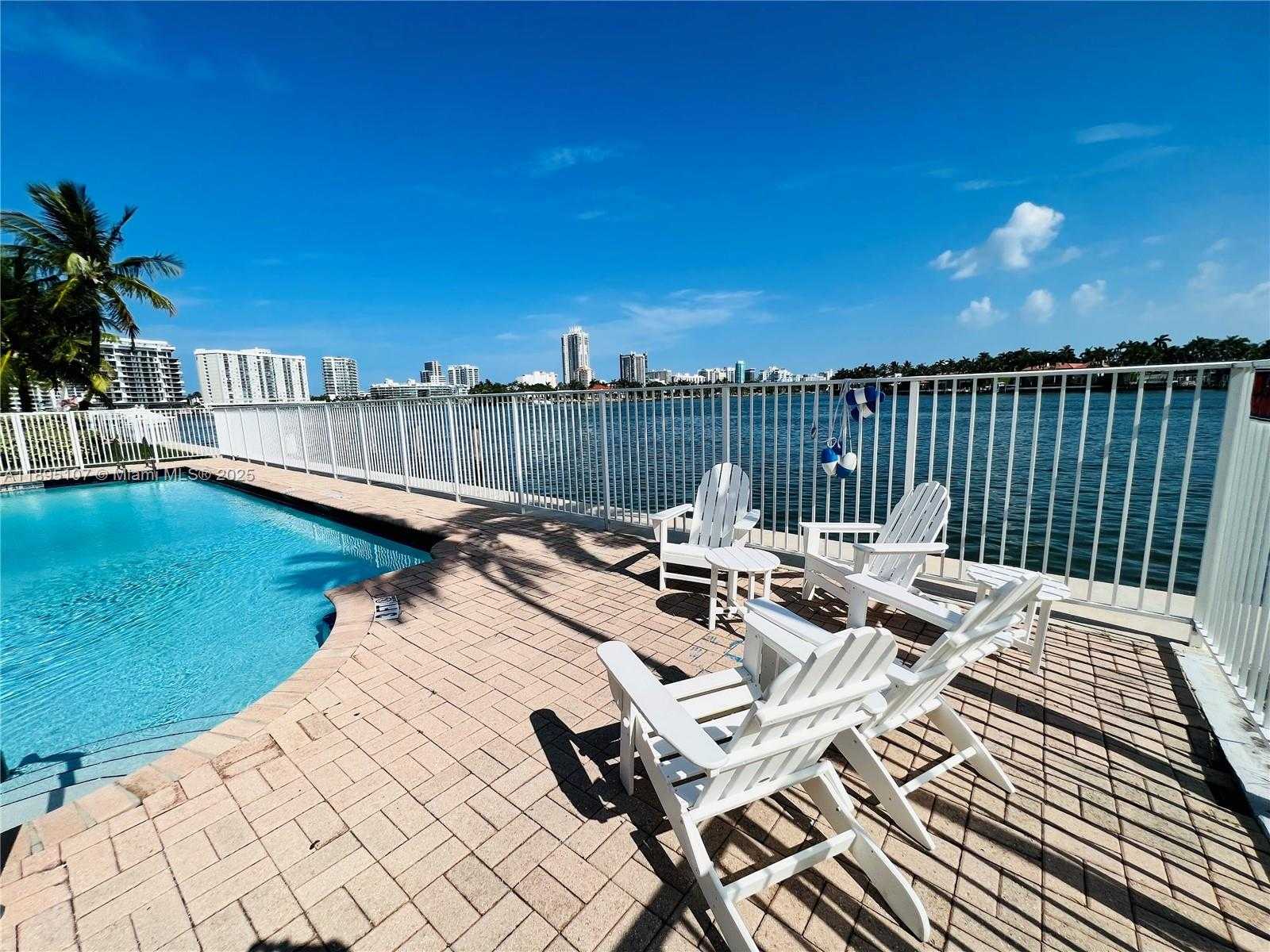Small Image of 946 BAY DR #5, Miami Beach Number 19