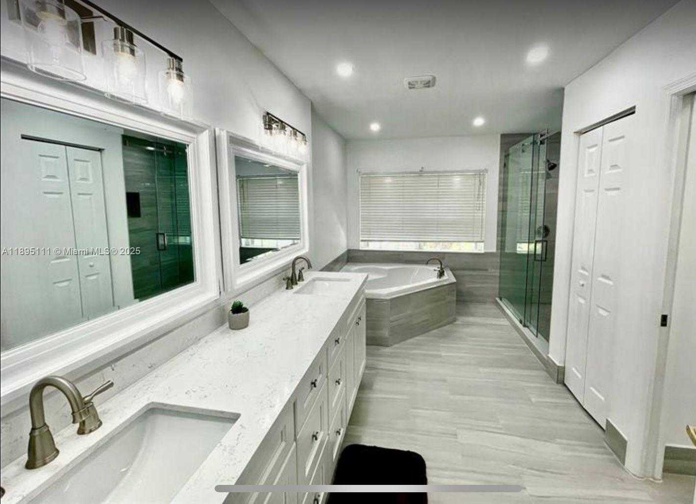 Small Image of 17025 NORTH WEST 20TH ST, Pembroke Pines Number 12