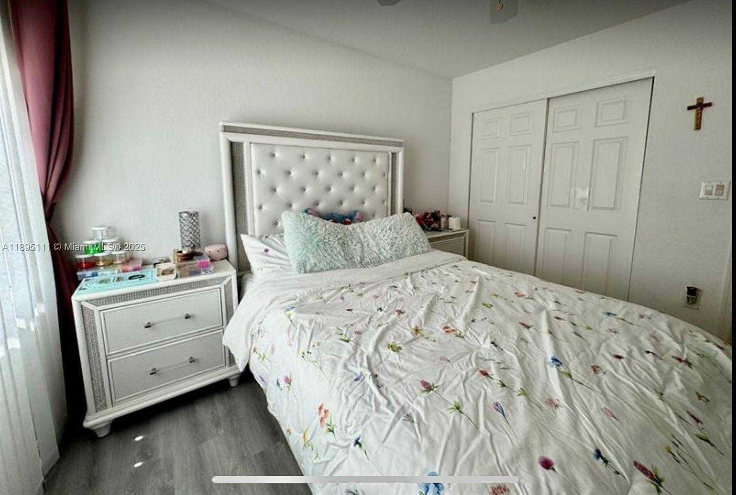 Small Image of 17025 NORTH WEST 20TH ST, Pembroke Pines Number 16