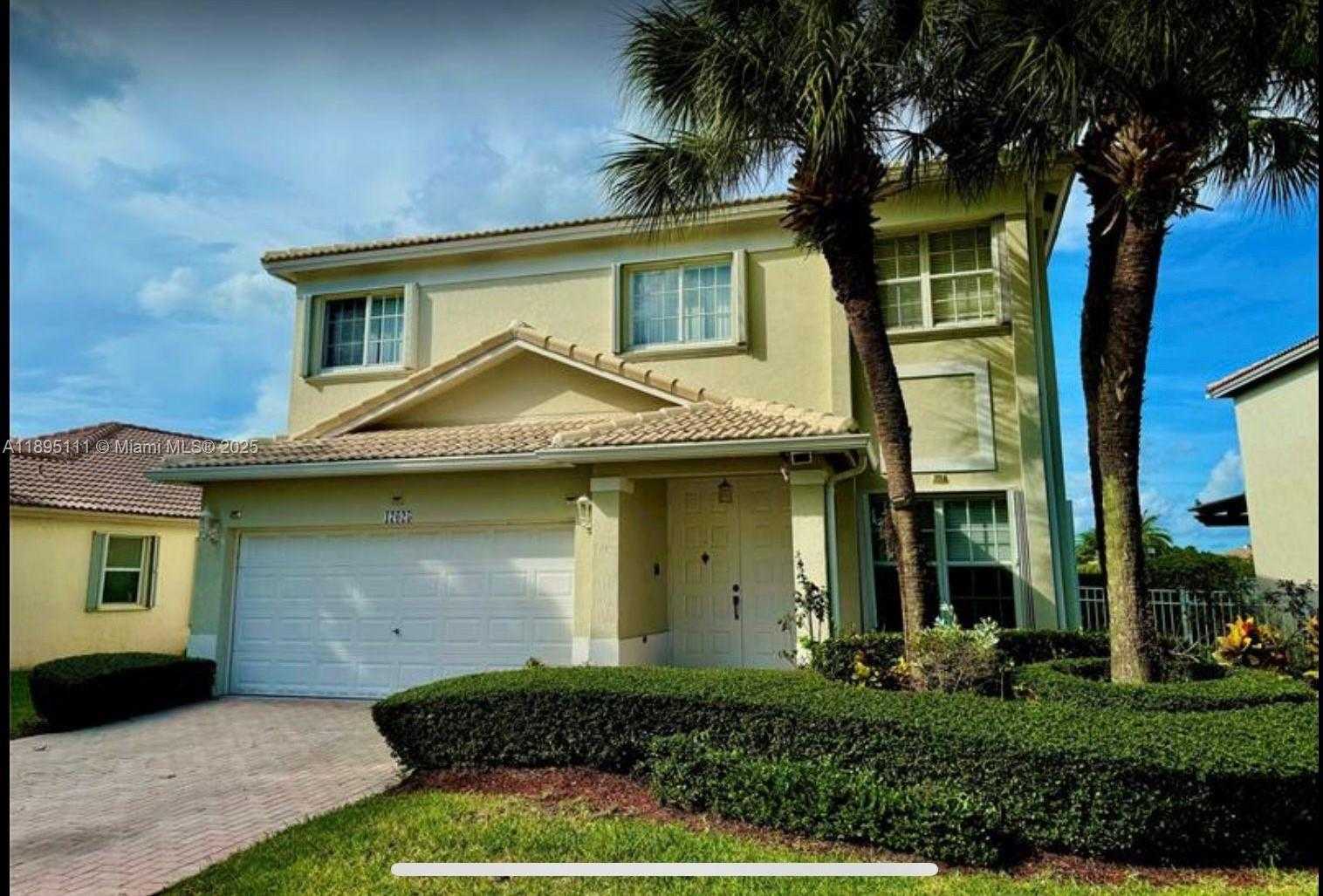 Small Image of 17025 NORTH WEST 20TH ST, Pembroke Pines Number 2