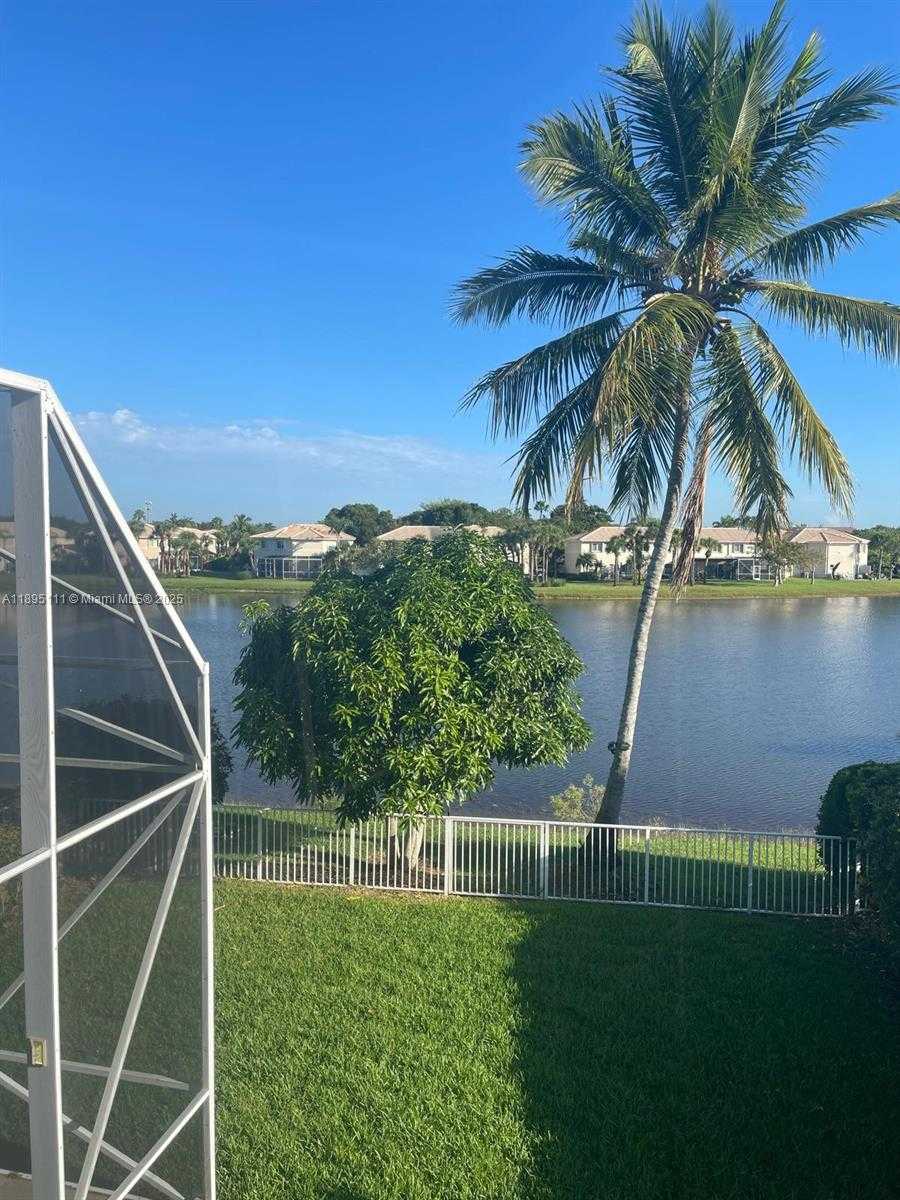 Small Image of 17025 NORTH WEST 20TH ST, Pembroke Pines Number 26