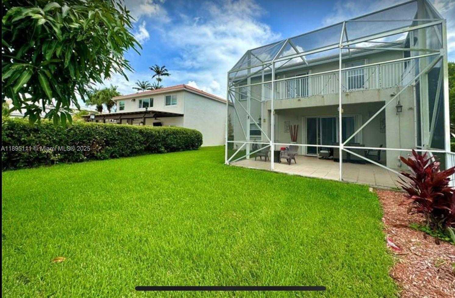 Small Image of 17025 NORTH WEST 20TH ST, Pembroke Pines Number 27