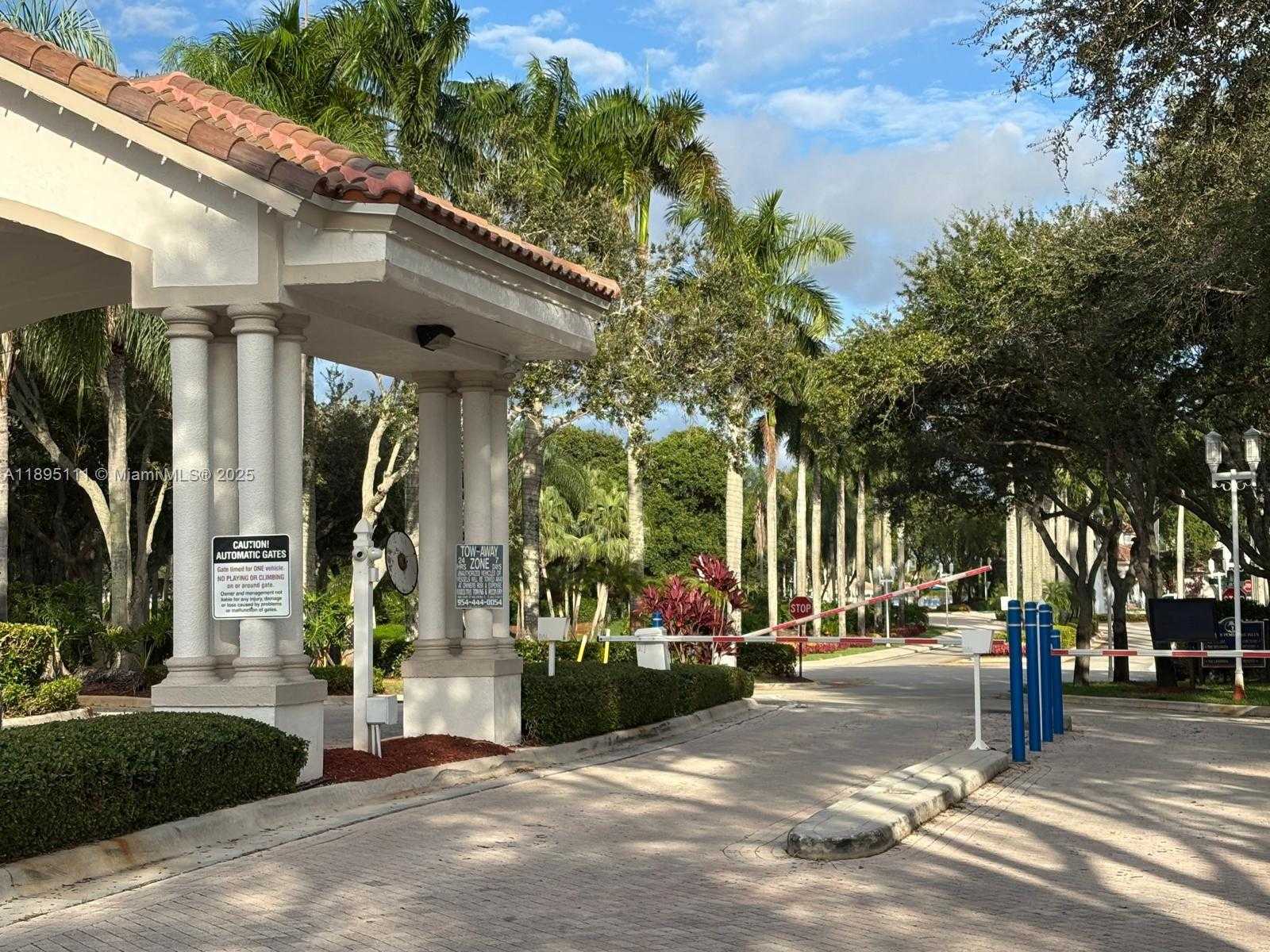 Small Image of 17025 NORTH WEST 20TH ST, Pembroke Pines Number 31