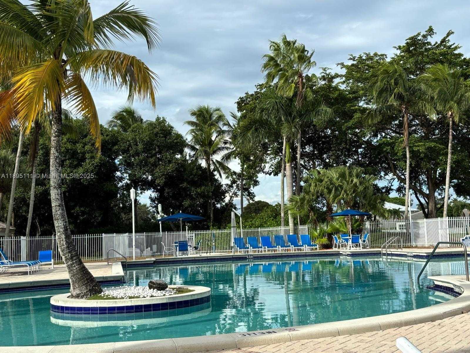 Small Image of 17025 NORTH WEST 20TH ST, Pembroke Pines Number 33