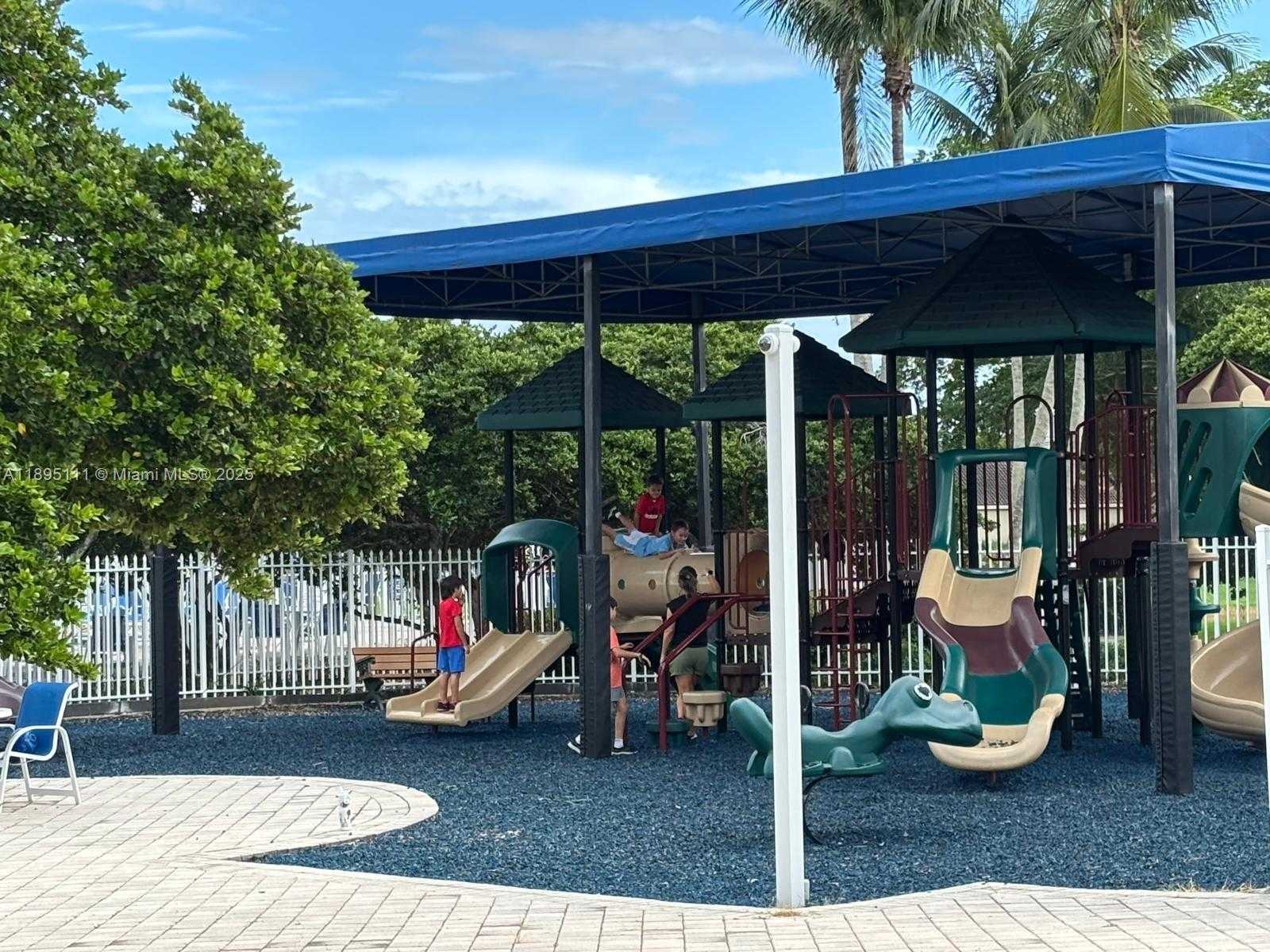 Small Image of 17025 NORTH WEST 20TH ST, Pembroke Pines Number 34