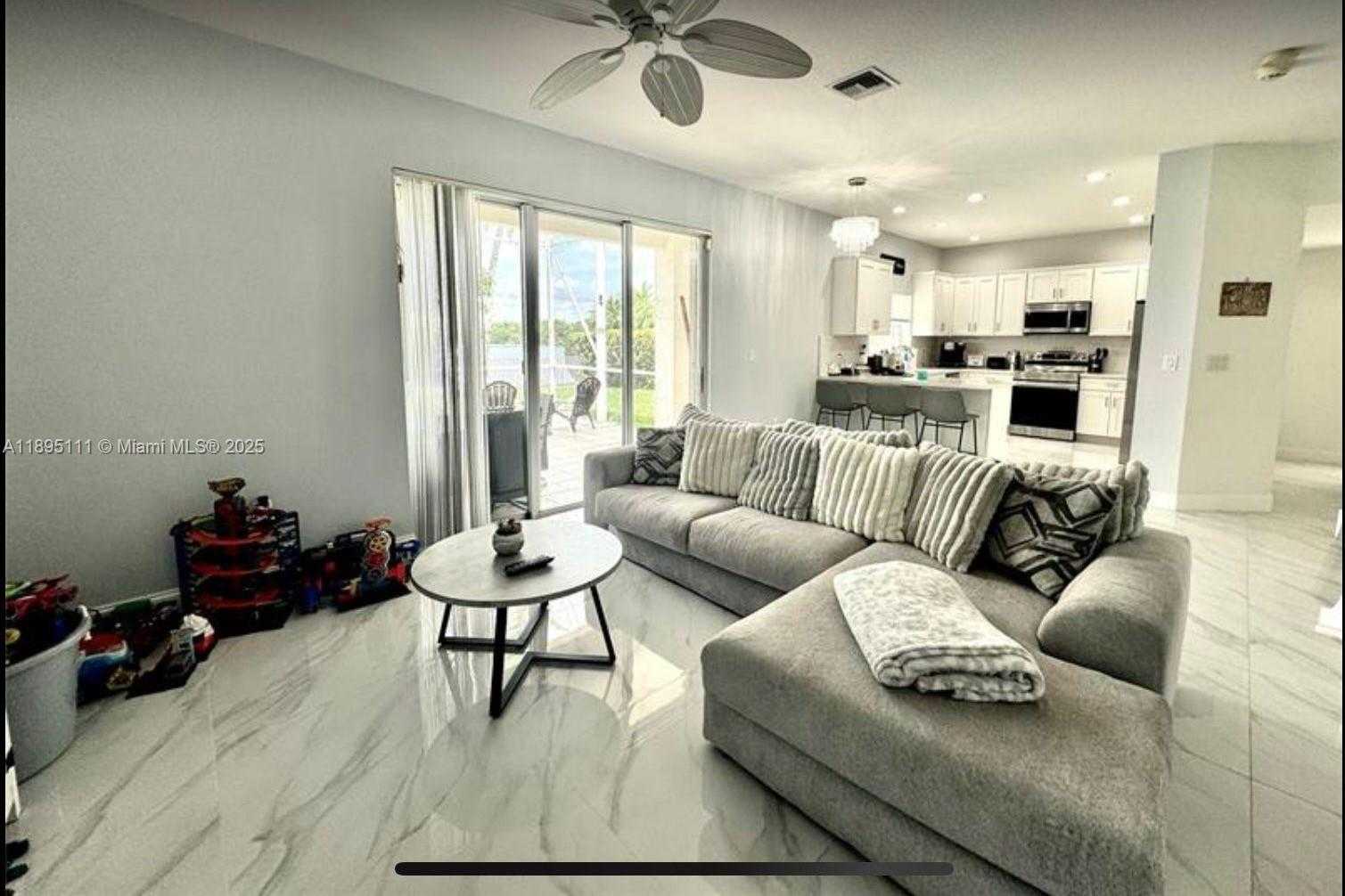 Small Image of 17025 NORTH WEST 20TH ST, Pembroke Pines Number 7