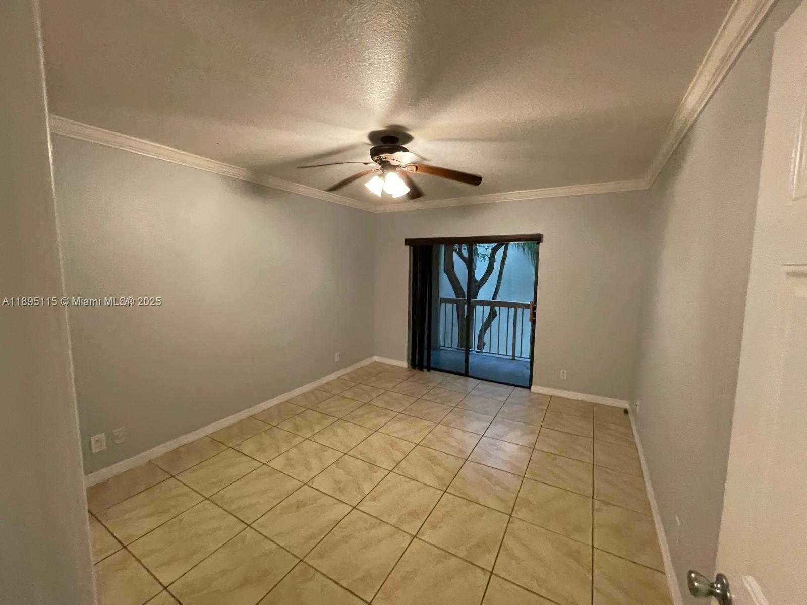 Small Image of 8100 GENEVA CT #440, Doral Number 4