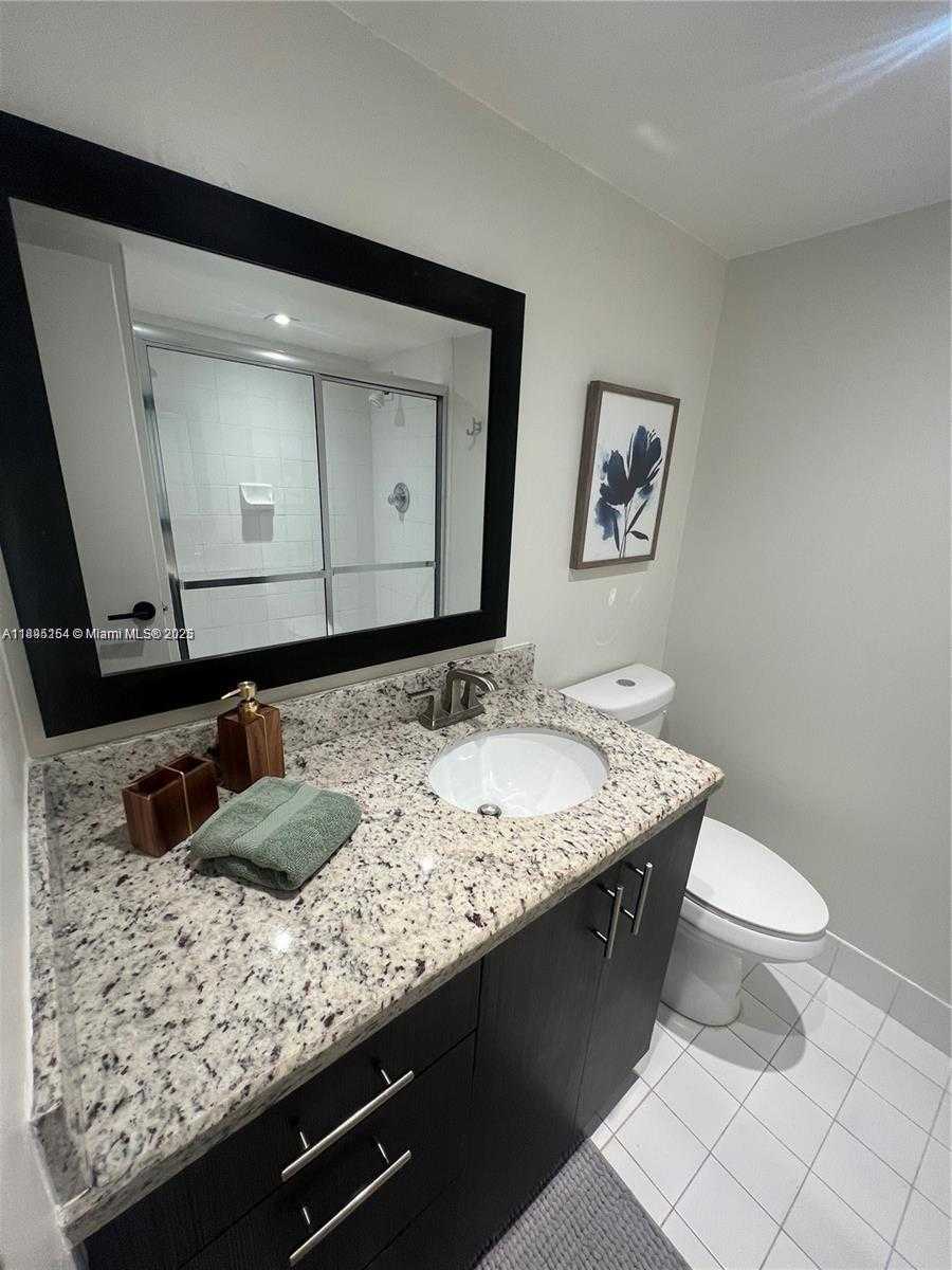 Small Image of 5161 COLLINS AVE #1211, Miami Beach Number 17