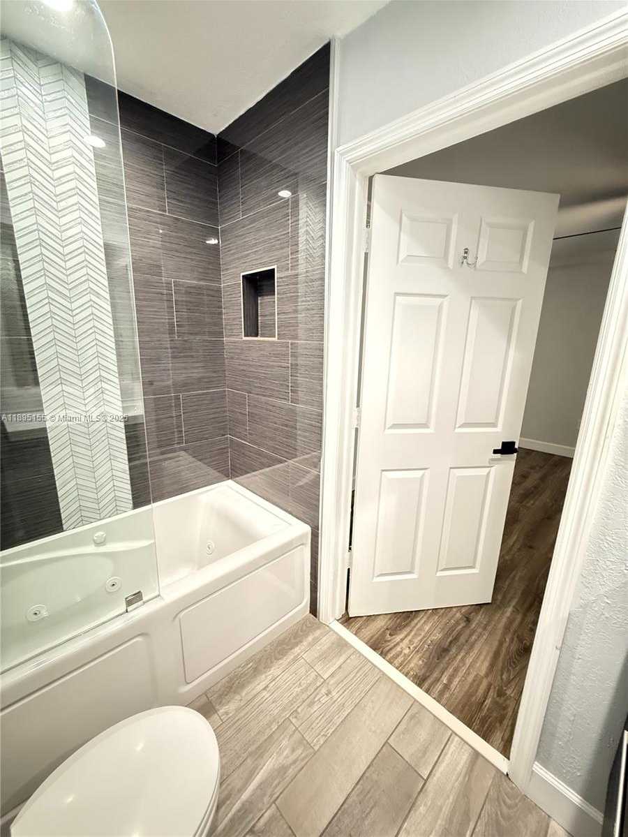 Small Image of 8851 NORTH WEST 119TH ST #4308, Hialeah Gardens Number 27