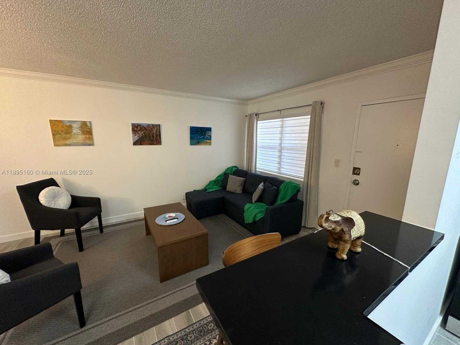 Small Image of 2008 JACKSON ST #D3, Hollywood Number 5