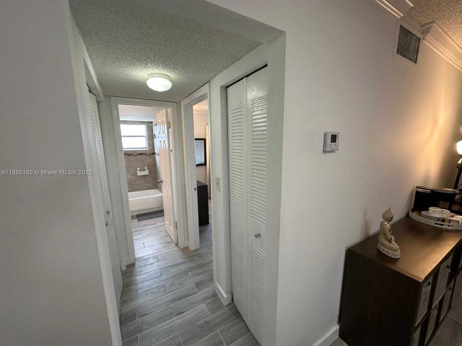 Small Image of 2008 JACKSON ST #D3, Hollywood Number 8