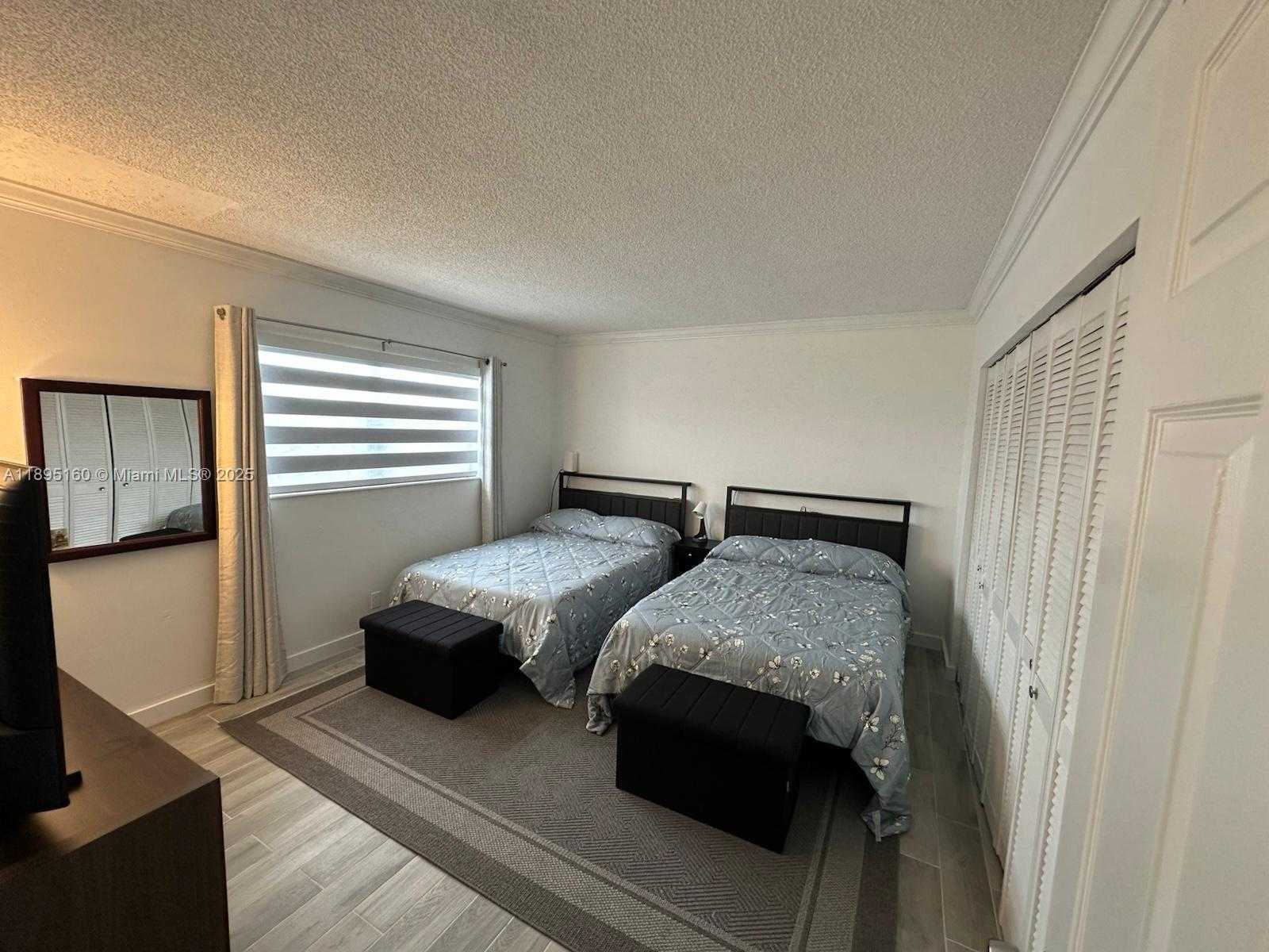 Small Image of 2008 JACKSON ST #D3, Hollywood Number 9