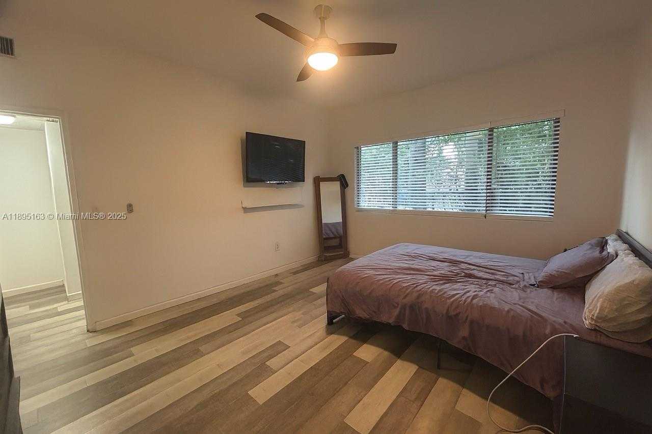Small Image of 1840 JAMES AVE #6, Miami Beach Number 11