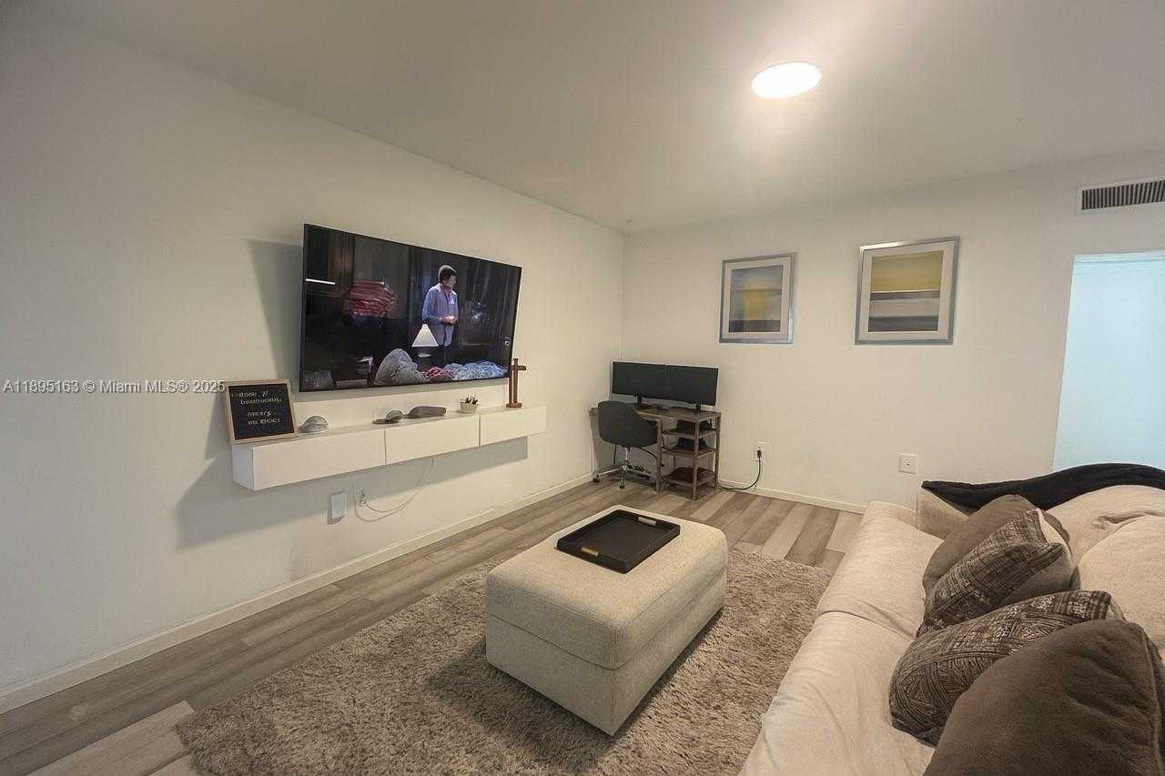 Small Image of 1840 JAMES AVE #6, Miami Beach Number 2