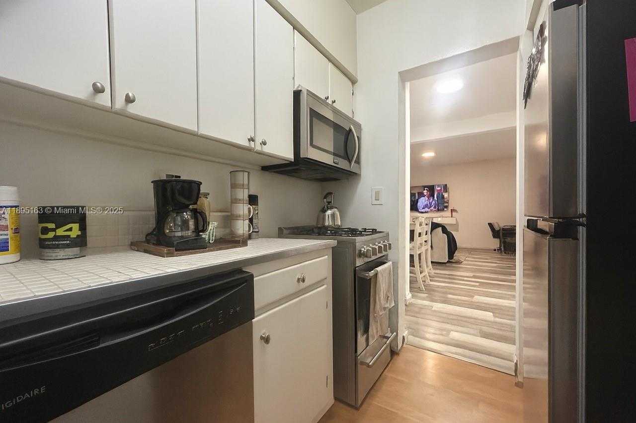Small Image of 1840 JAMES AVE #6, Miami Beach Number 6