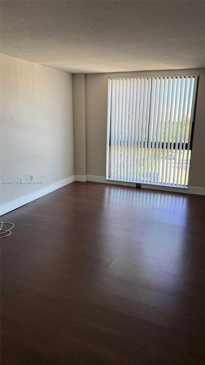 Small Image of 9800 WEST BAY HARBOR DR #509, Bay Harbor Islands Number 19