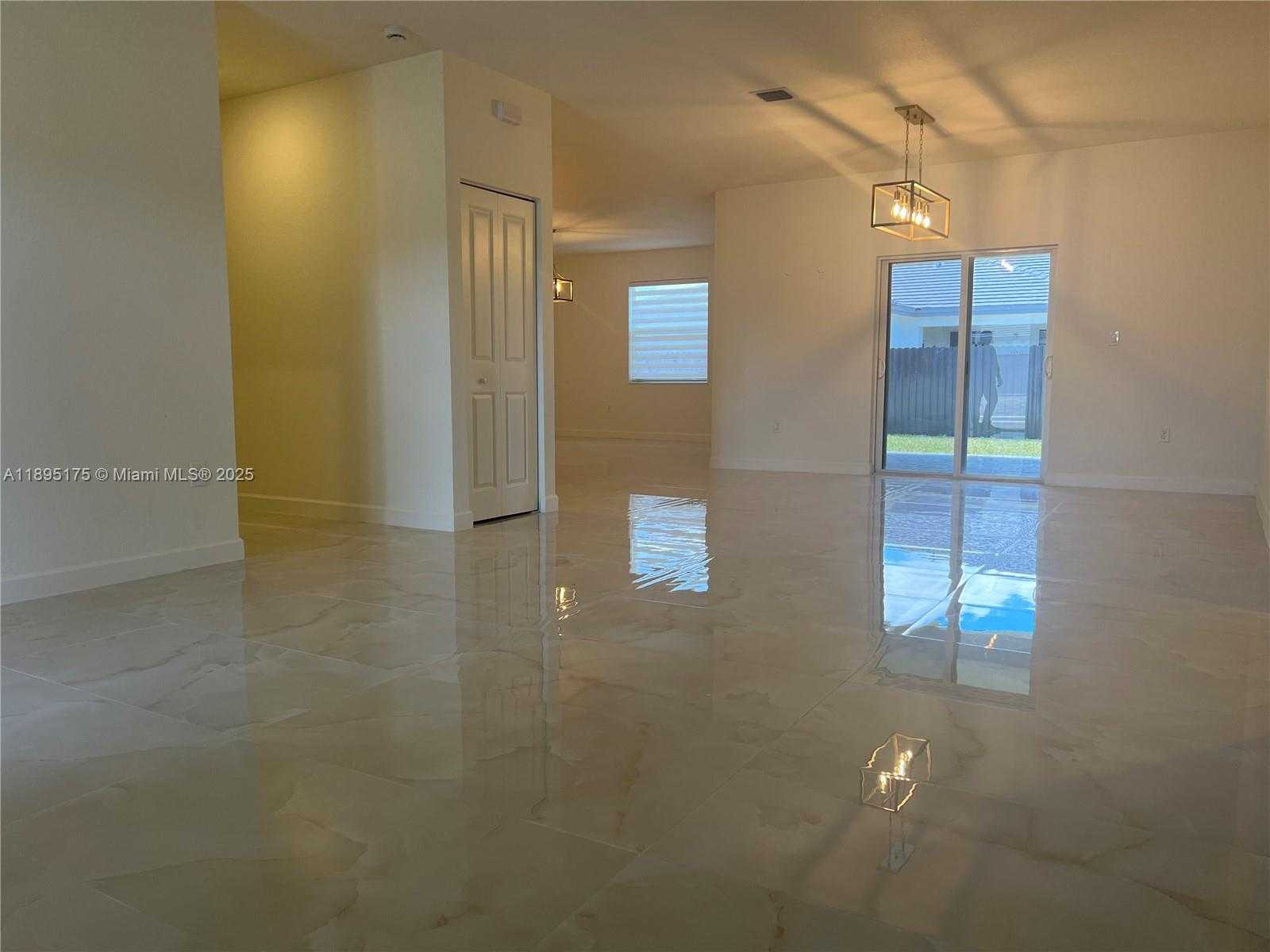 Small Image of 16960 SOUTH WEST 288TH TER #16960, Homestead Number 10