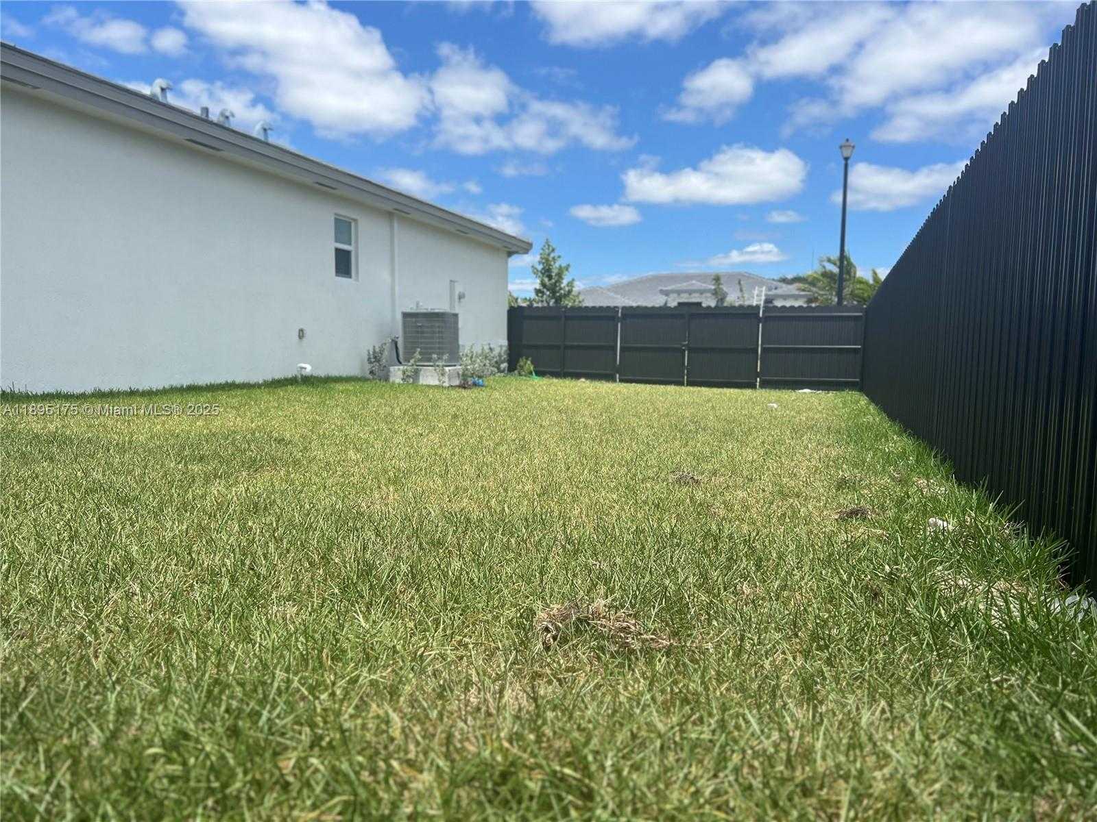 Small Image of 16960 SOUTH WEST 288TH TER #16960, Homestead Number 32
