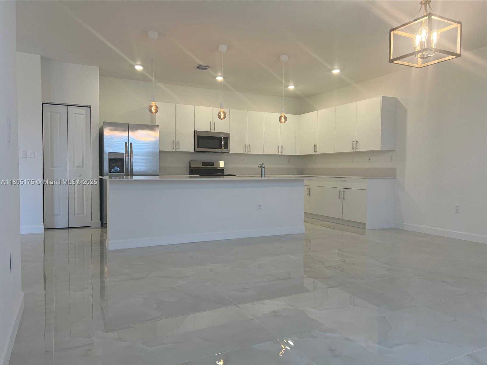 Small Image of 16960 SOUTH WEST 288TH TER #16960, Homestead Number 5