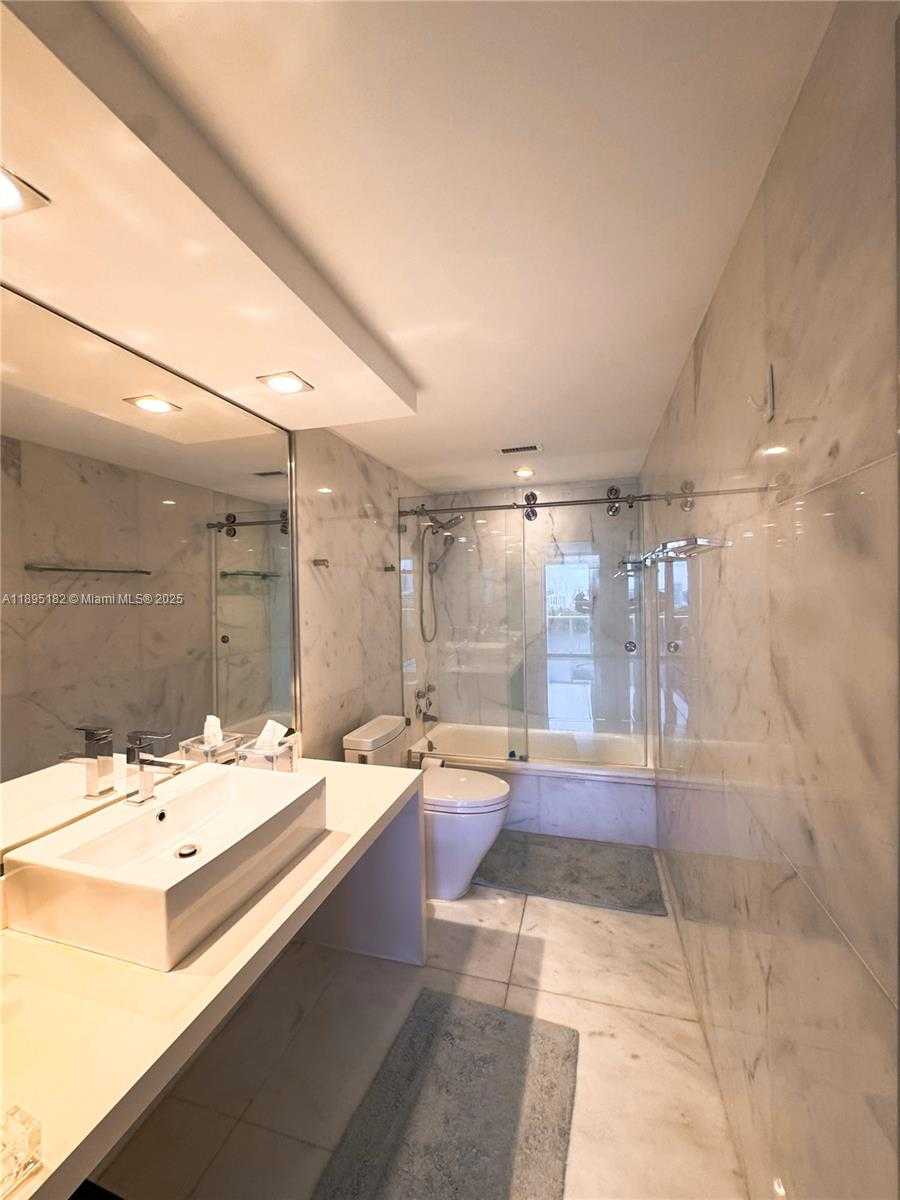 Small Image of 900 BAY DR #604, Miami Beach Number 18