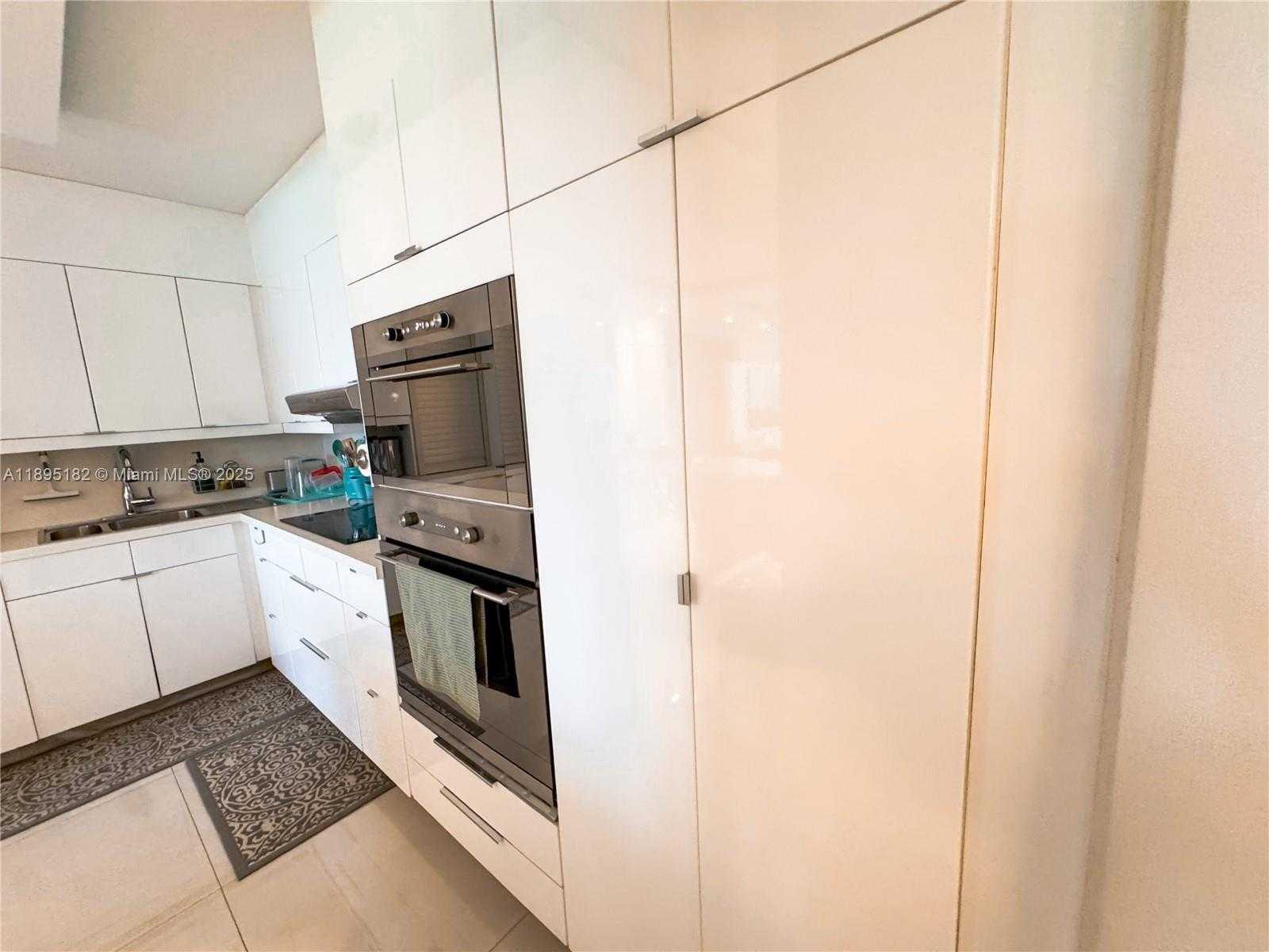 Small Image of 900 BAY DR #604, Miami Beach Number 9