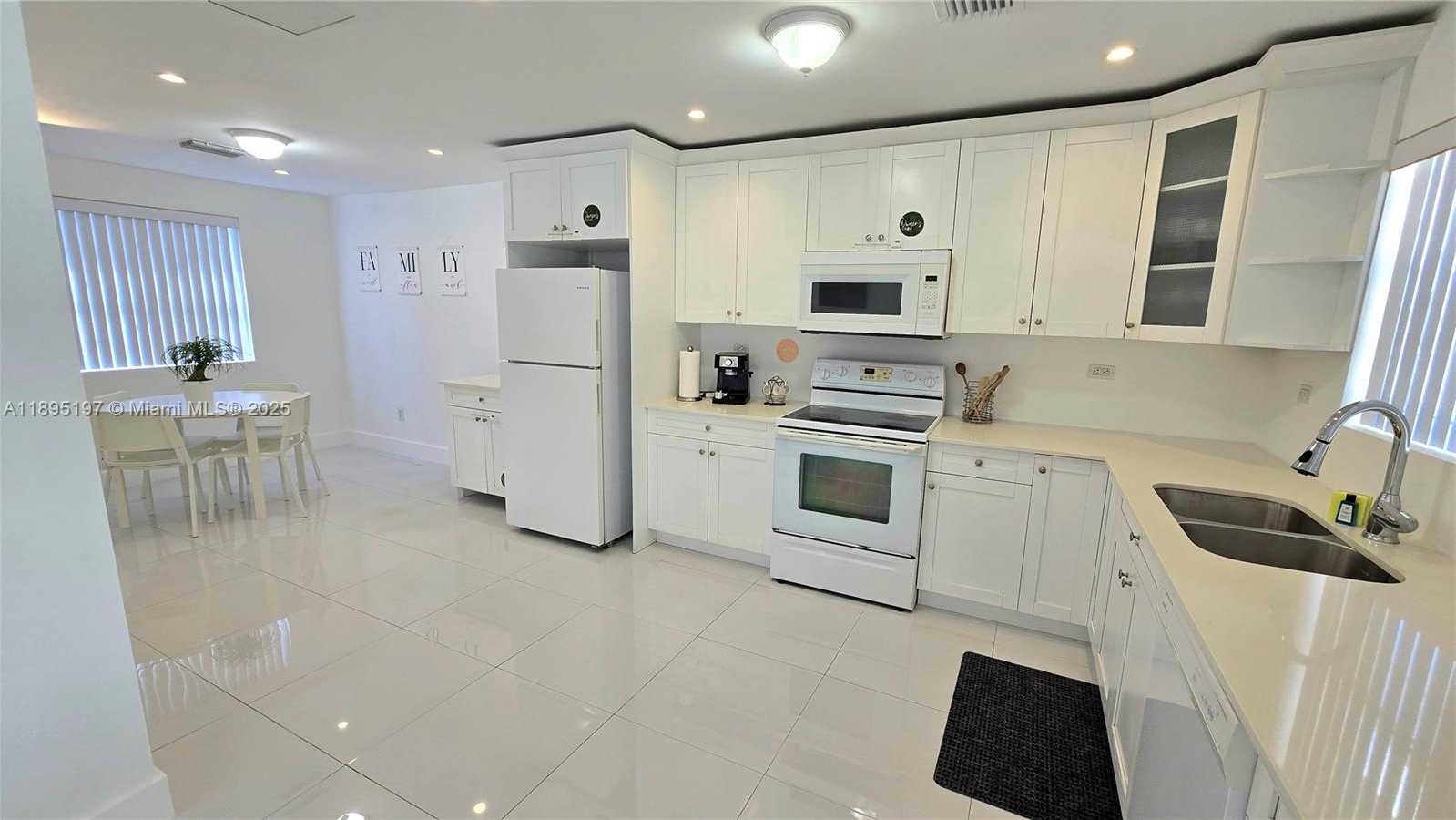 Small Image of 9331 SOUTH WEST 27TH ST, Miami Number 11