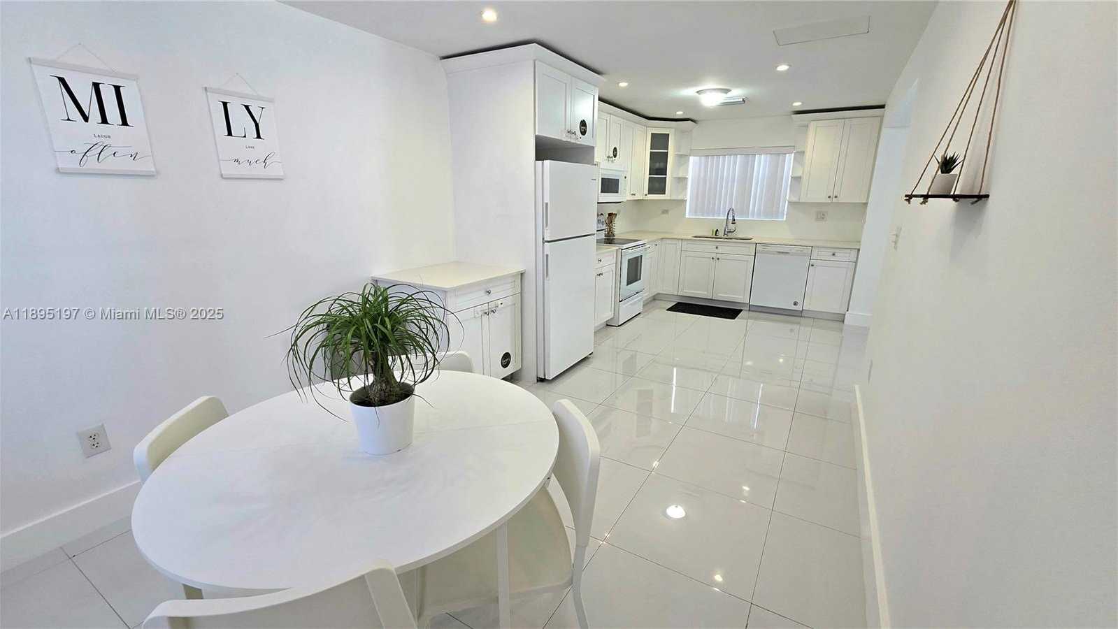 Small Image of 9331 SOUTH WEST 27TH ST, Miami Number 12