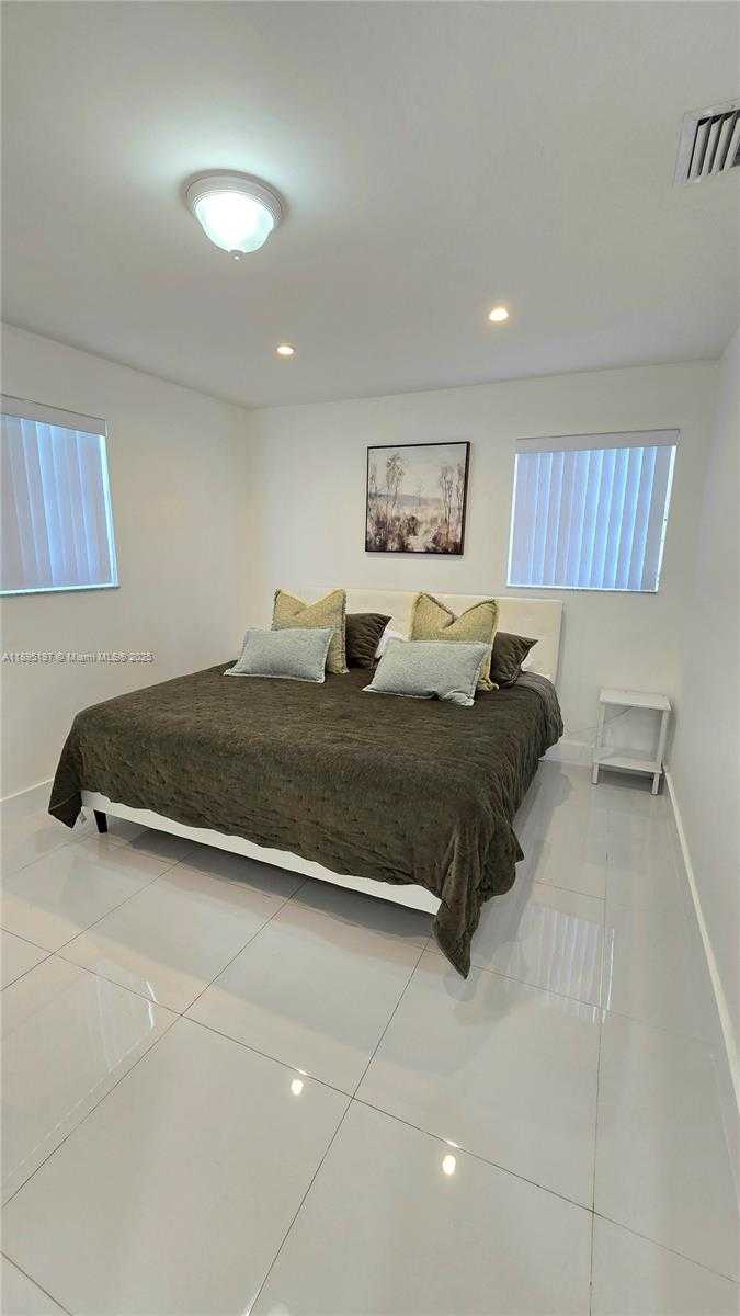 Small Image of 9331 SOUTH WEST 27TH ST, Miami Number 13