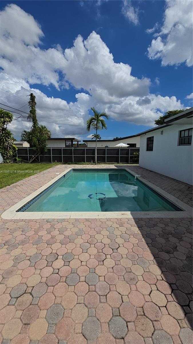 Small Image of 9331 SOUTH WEST 27TH ST, Miami Number 28