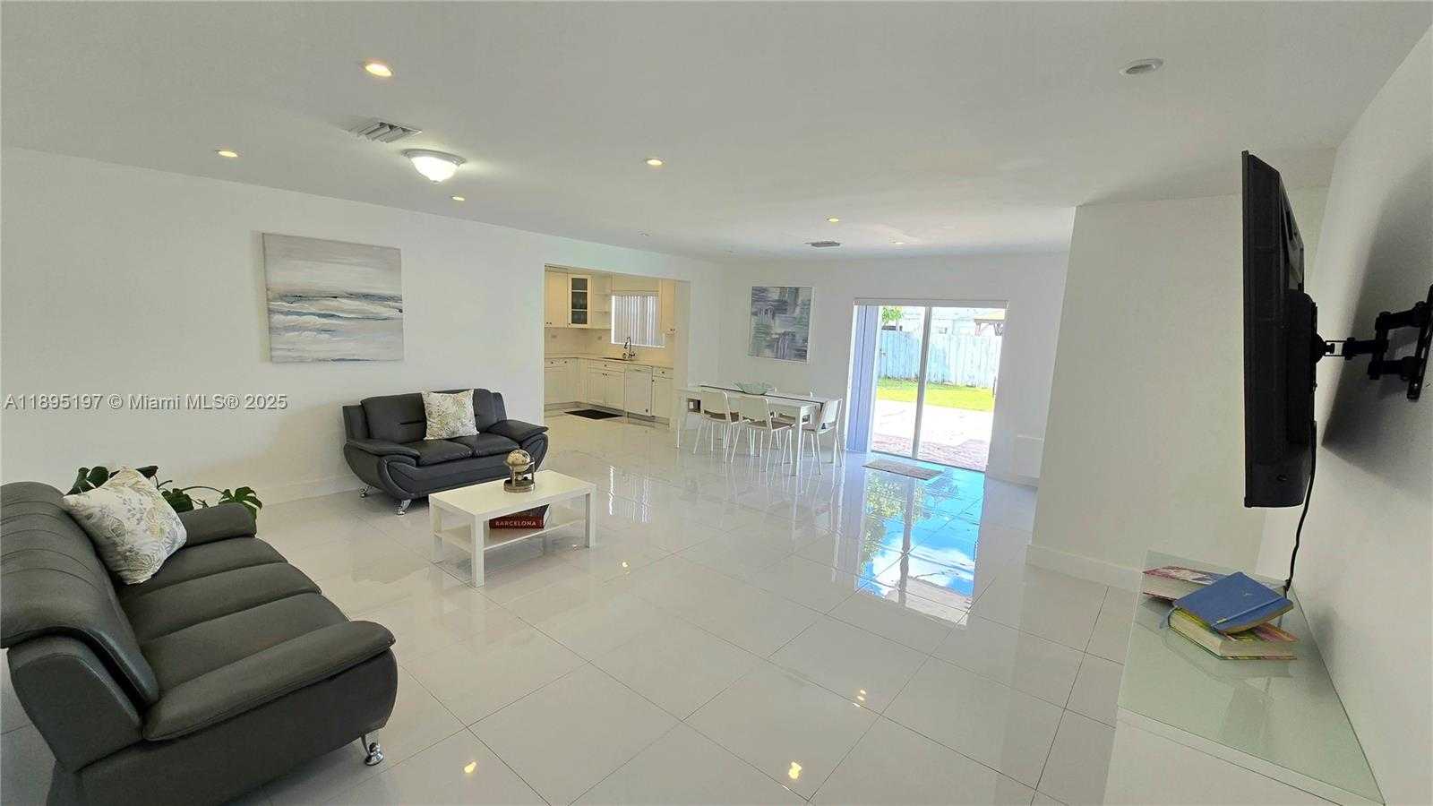 Small Image of 9331 SOUTH WEST 27TH ST, Miami Number 5
