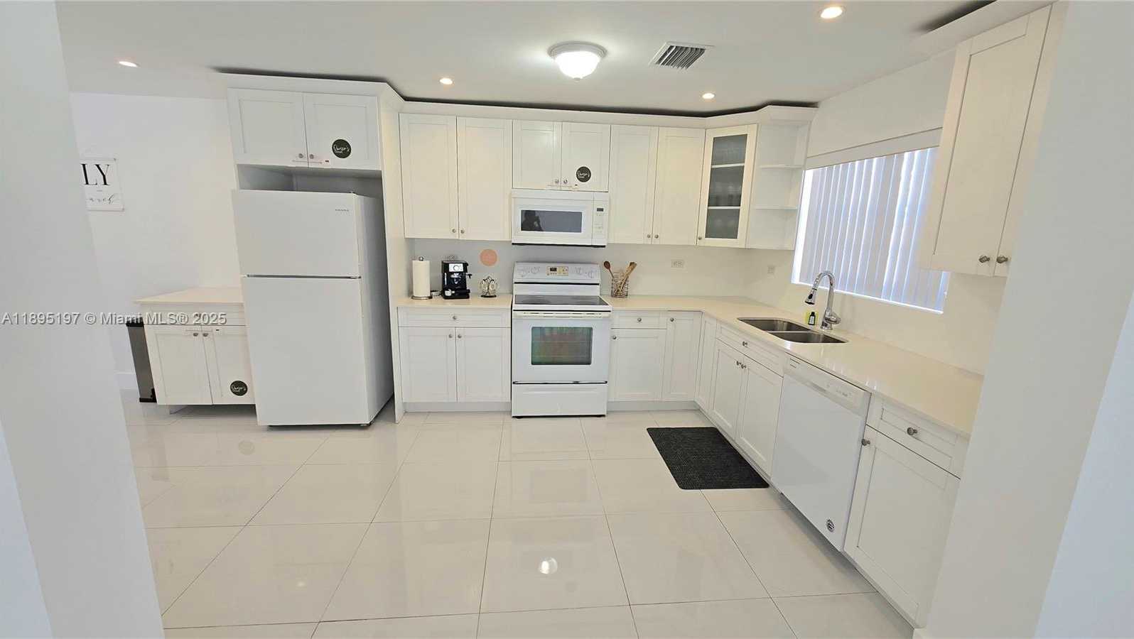 Small Image of 9331 SOUTH WEST 27TH ST, Miami Number 9