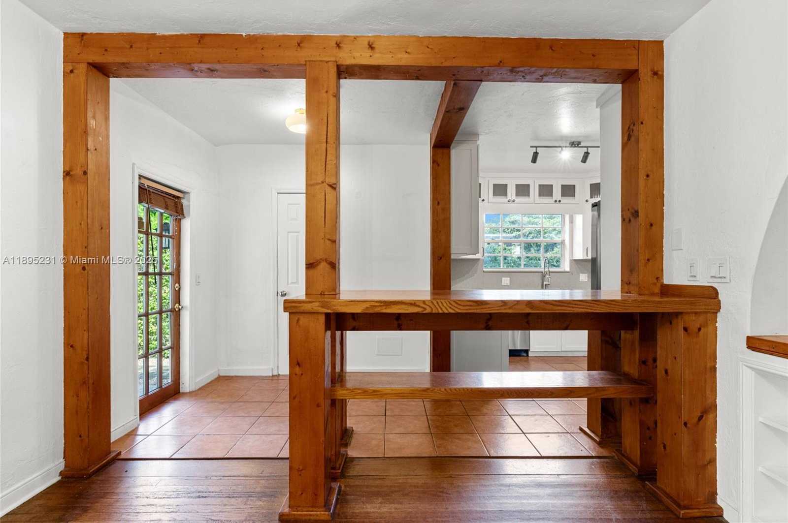 Small Image of 9212 NORTH EAST 10TH AVE, Miami Shores Number 14