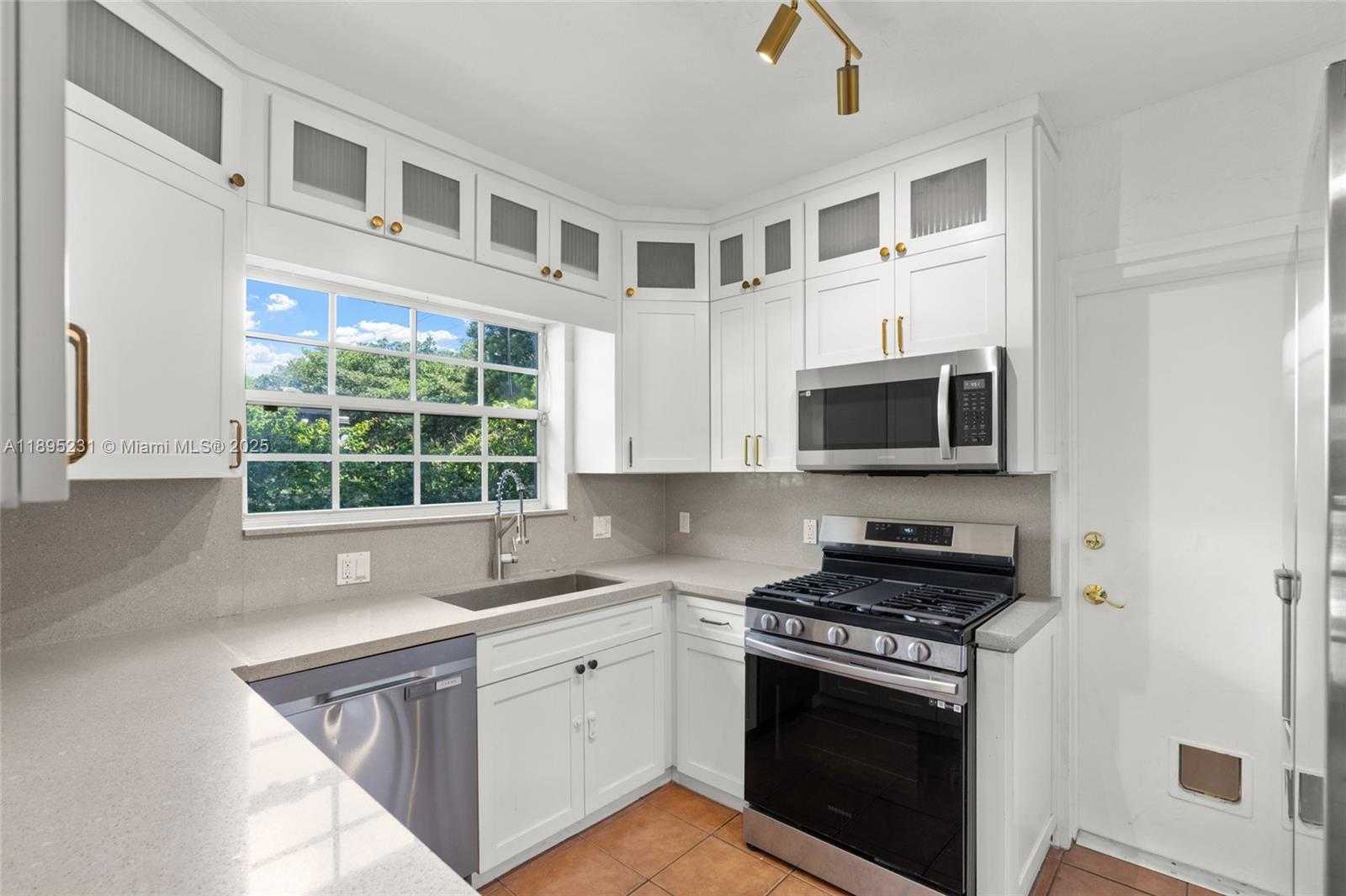 Small Image of 9212 NORTH EAST 10TH AVE, Miami Shores Number 18