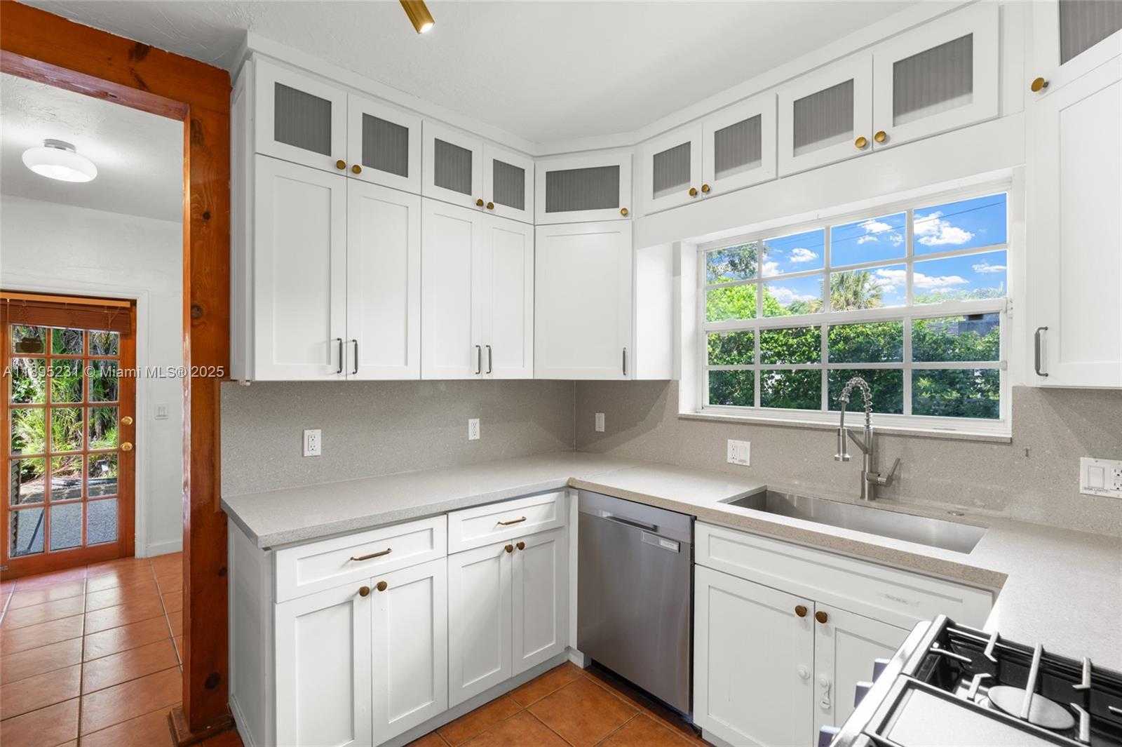 Small Image of 9212 NORTH EAST 10TH AVE, Miami Shores Number 19