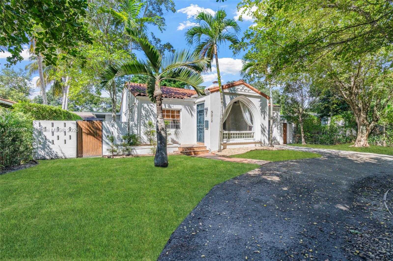 Small Image of 9212 NORTH EAST 10TH AVE, Miami Shores Number 3