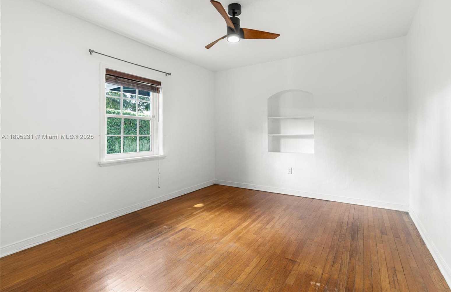 Small Image of 9212 NORTH EAST 10TH AVE, Miami Shores Number 30