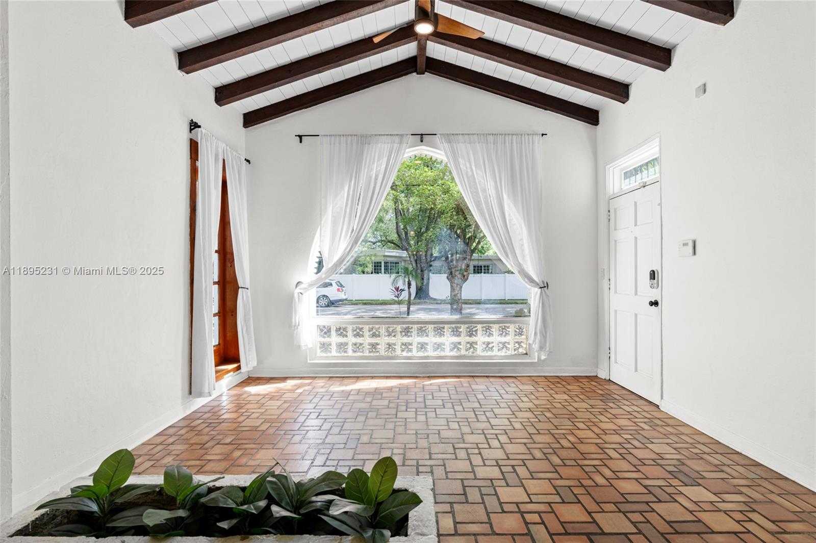 Small Image of 9212 NORTH EAST 10TH AVE, Miami Shores Number 7