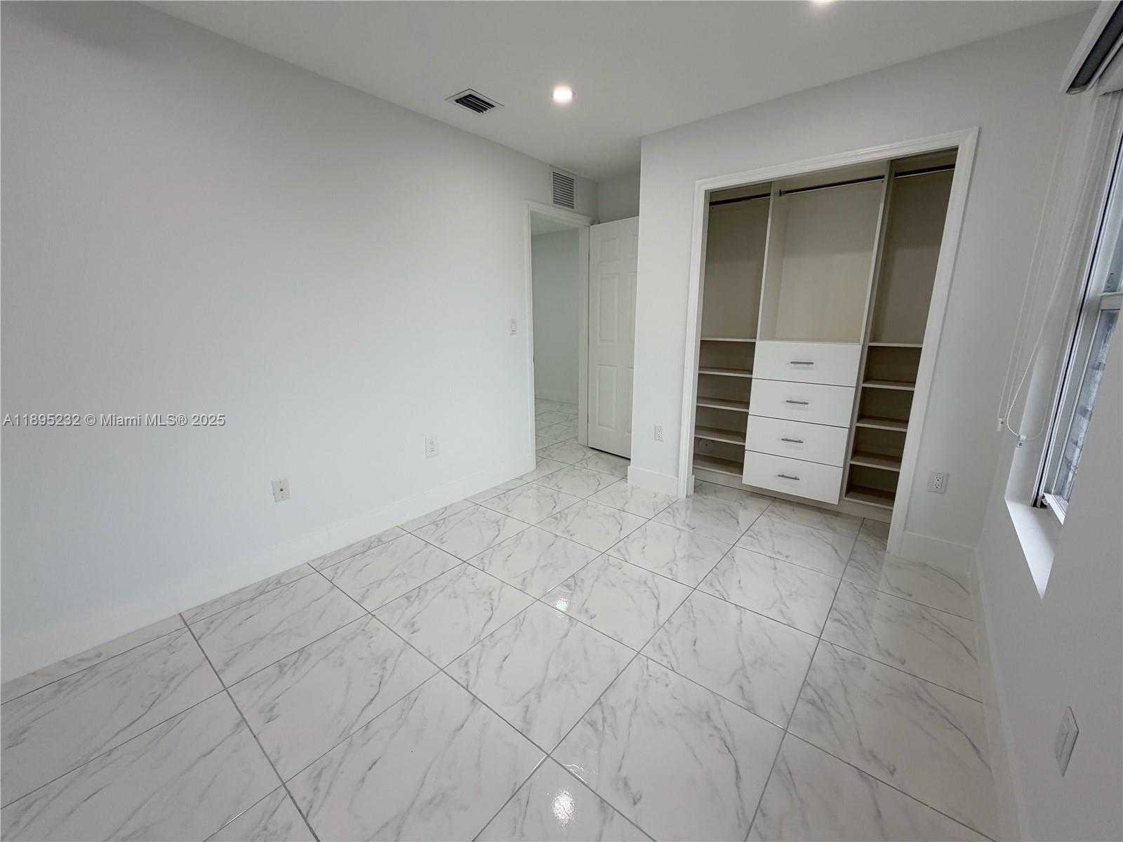 Small Image of 18000 SOUTH WEST 110TH AVE, Miami Number 11