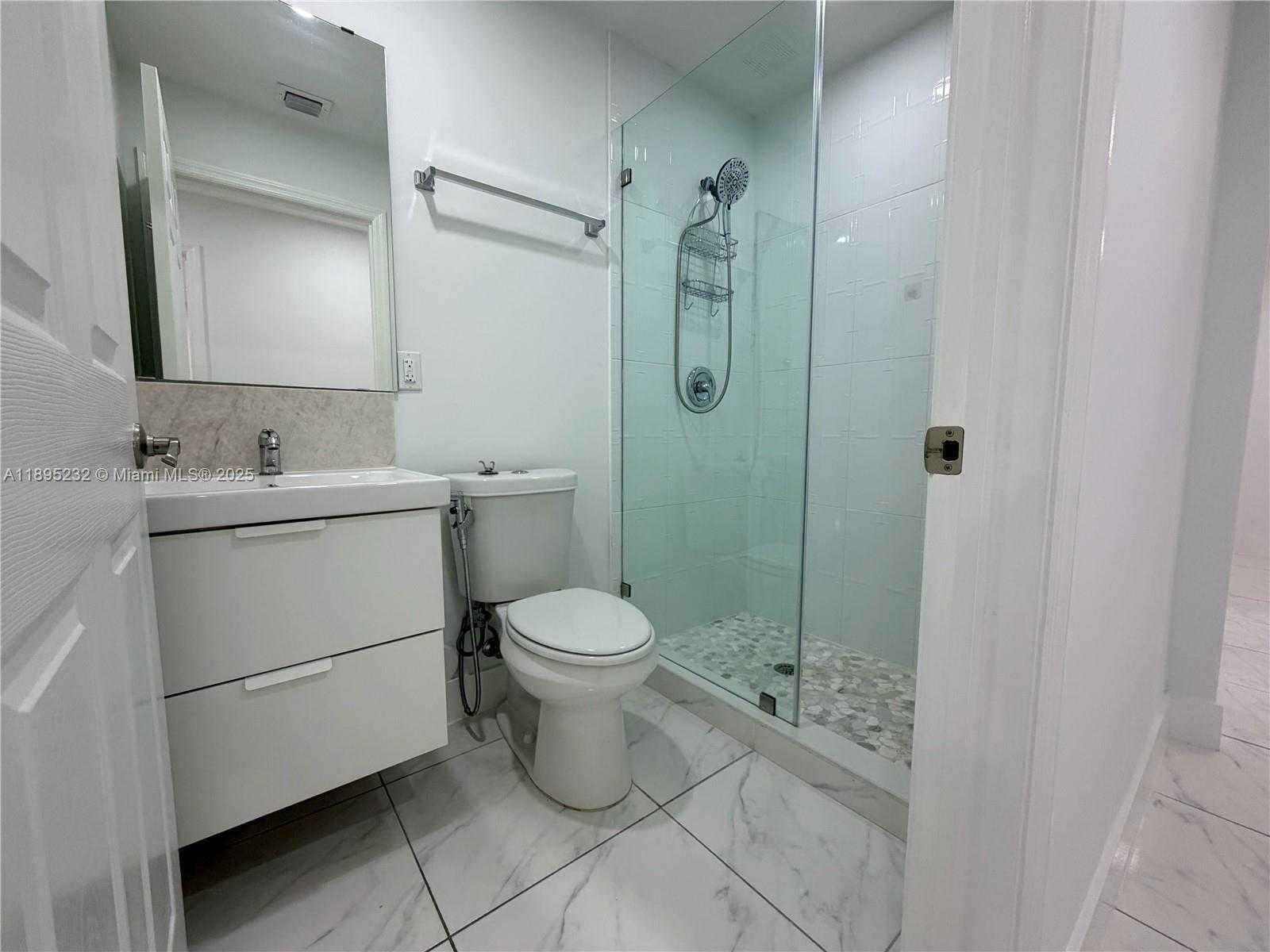 Small Image of 18000 SOUTH WEST 110TH AVE, Miami Number 7