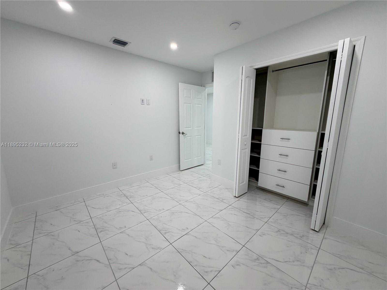 Small Image of 18000 SOUTH WEST 110TH AVE, Miami Number 9