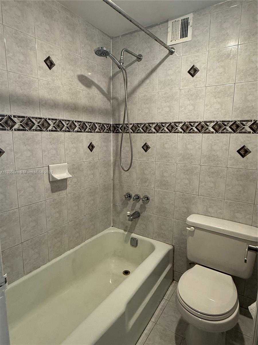 Small Image of 2000 NORTH EAST 135TH ST #701, North Miami Number 17