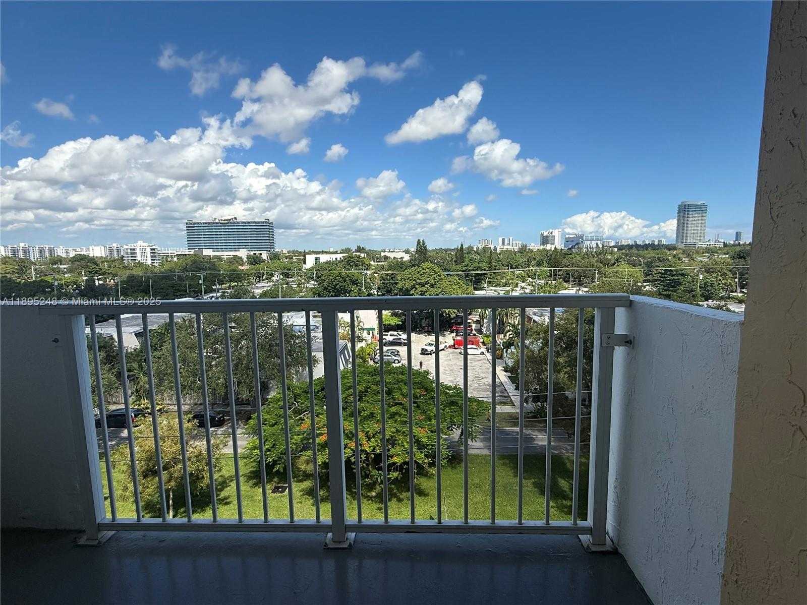 Small Image of 2000 NORTH EAST 135TH ST #701, North Miami Number 2