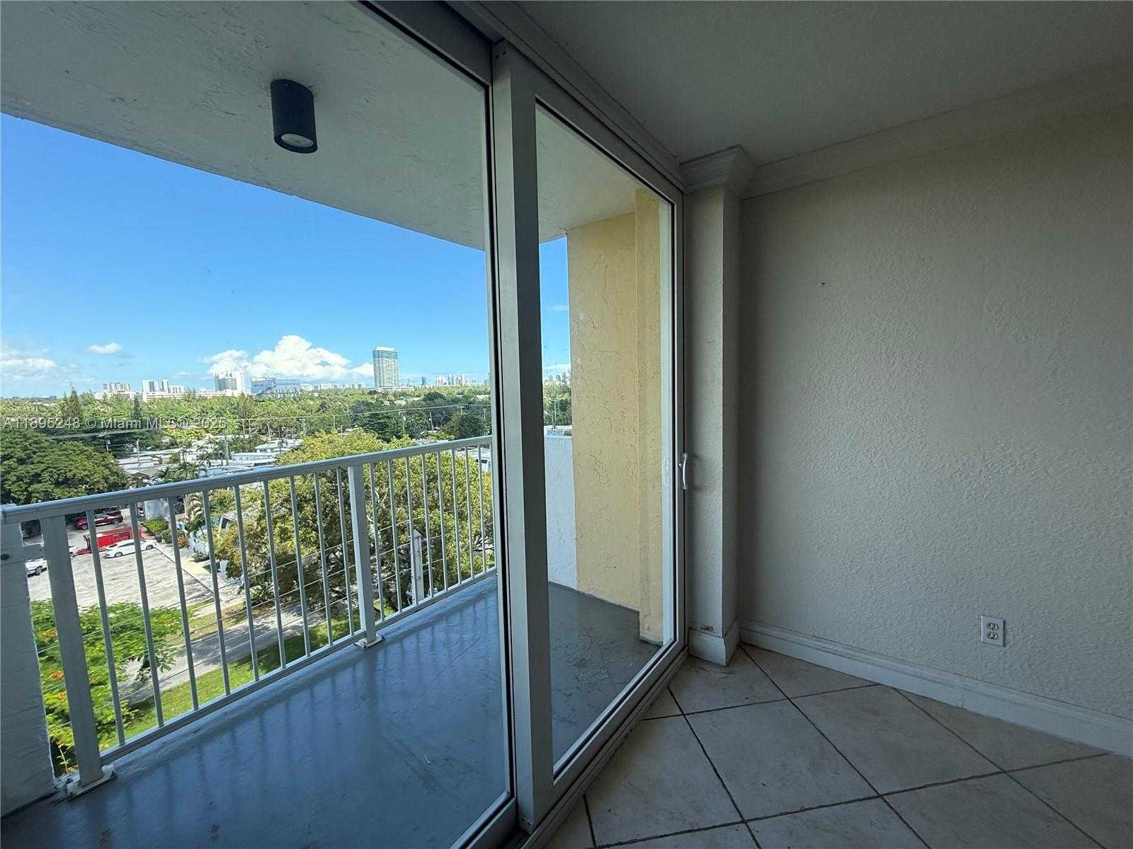 Small Image of 2000 NORTH EAST 135TH ST #701, North Miami Number 3