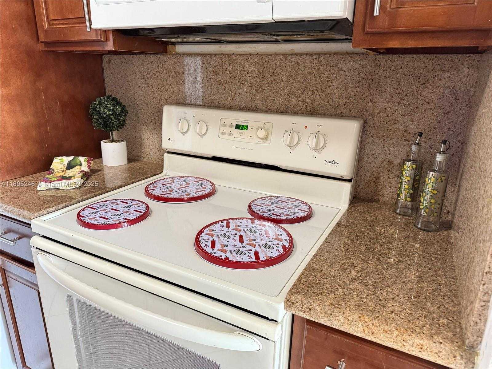 Small Image of 2000 NORTH EAST 135TH ST #701, North Miami Number 34