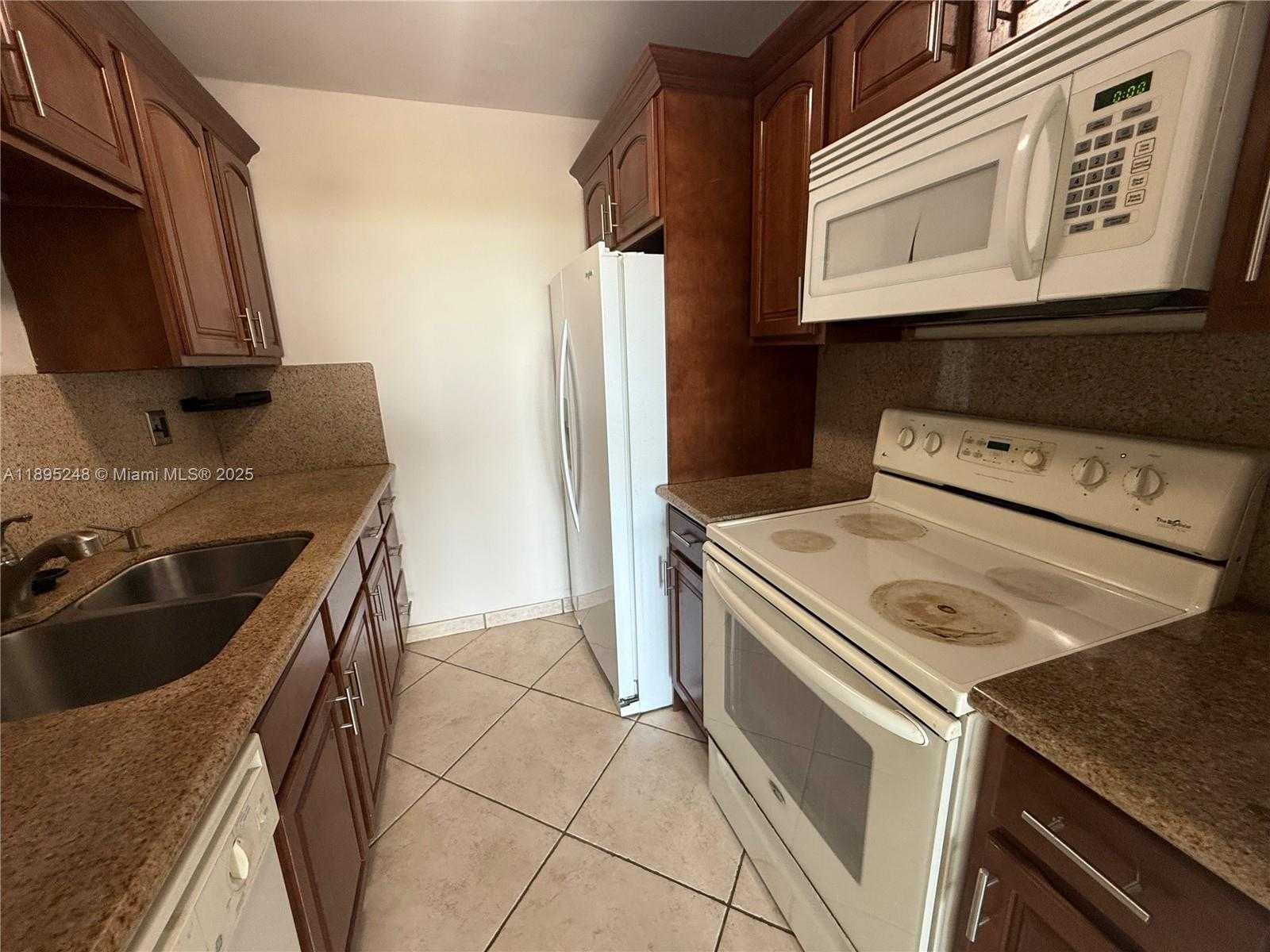 Small Image of 2000 NORTH EAST 135TH ST #701, North Miami Number 6